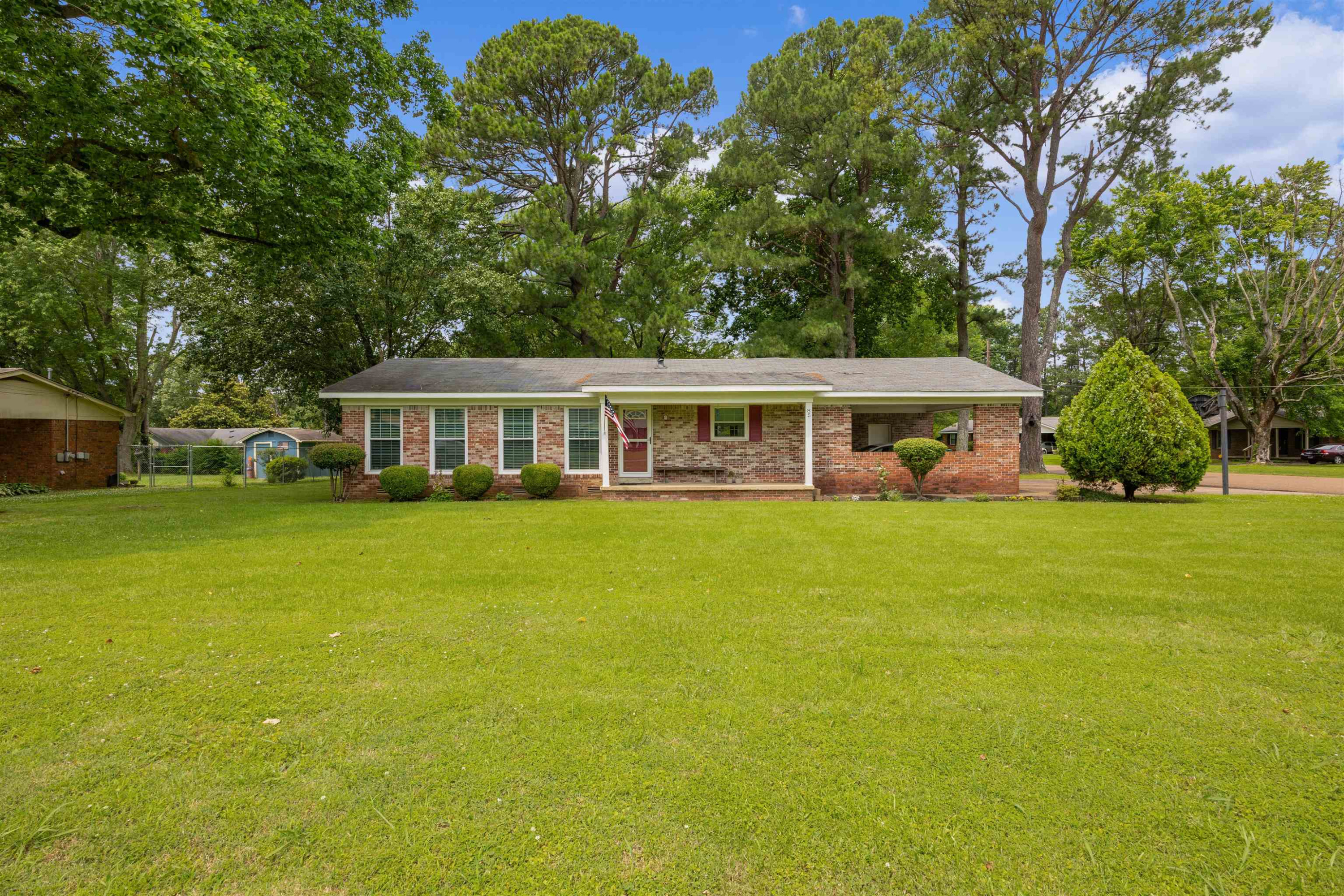 85 Twin Oaks Place
