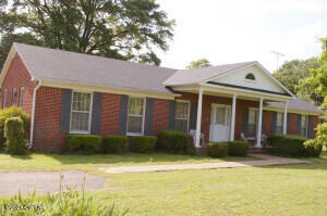 3045 N Highland Avenue