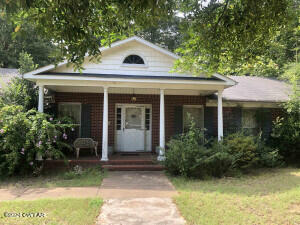 3045 N Highland Avenue