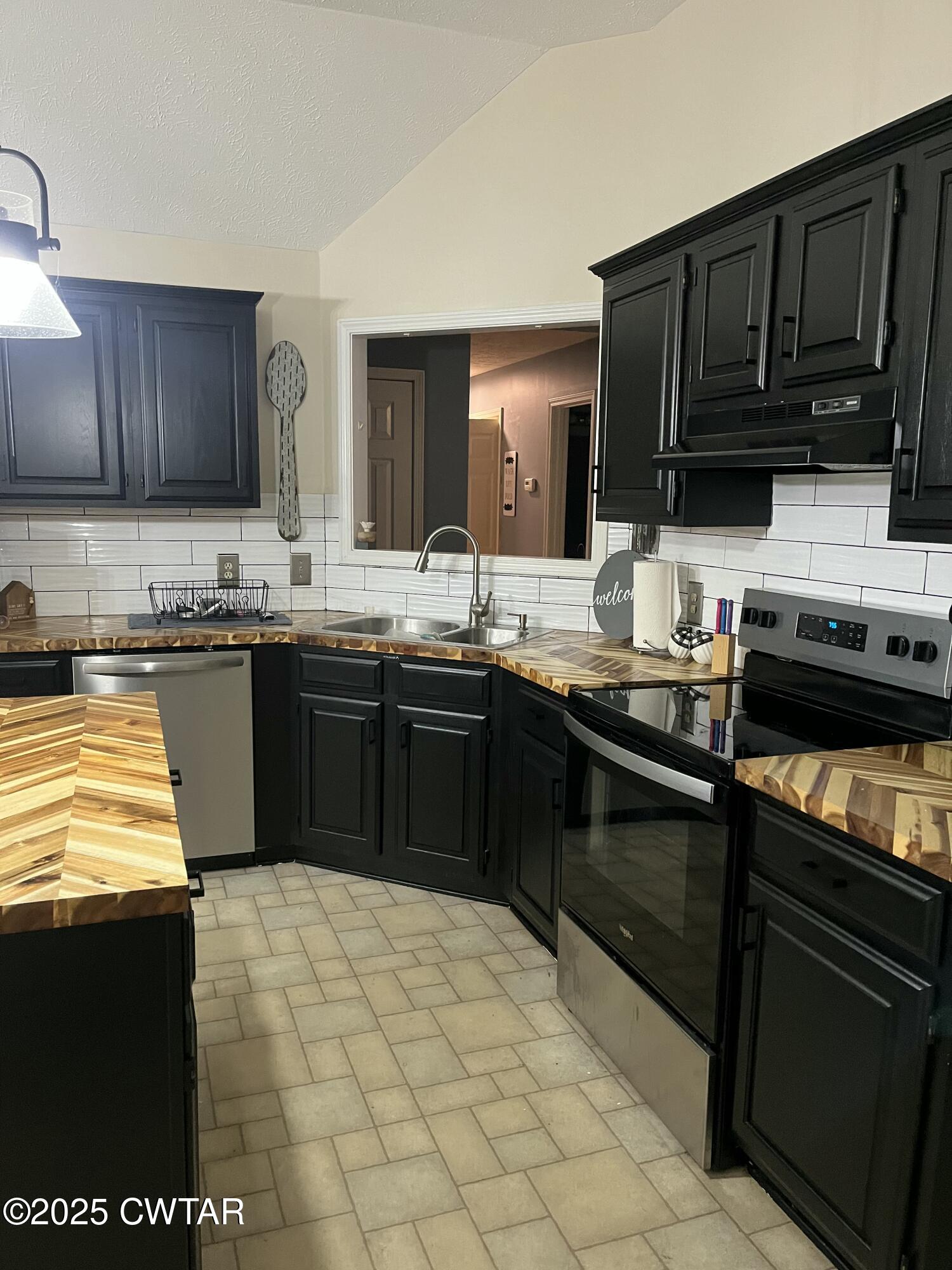 233 Buttonwood Drive