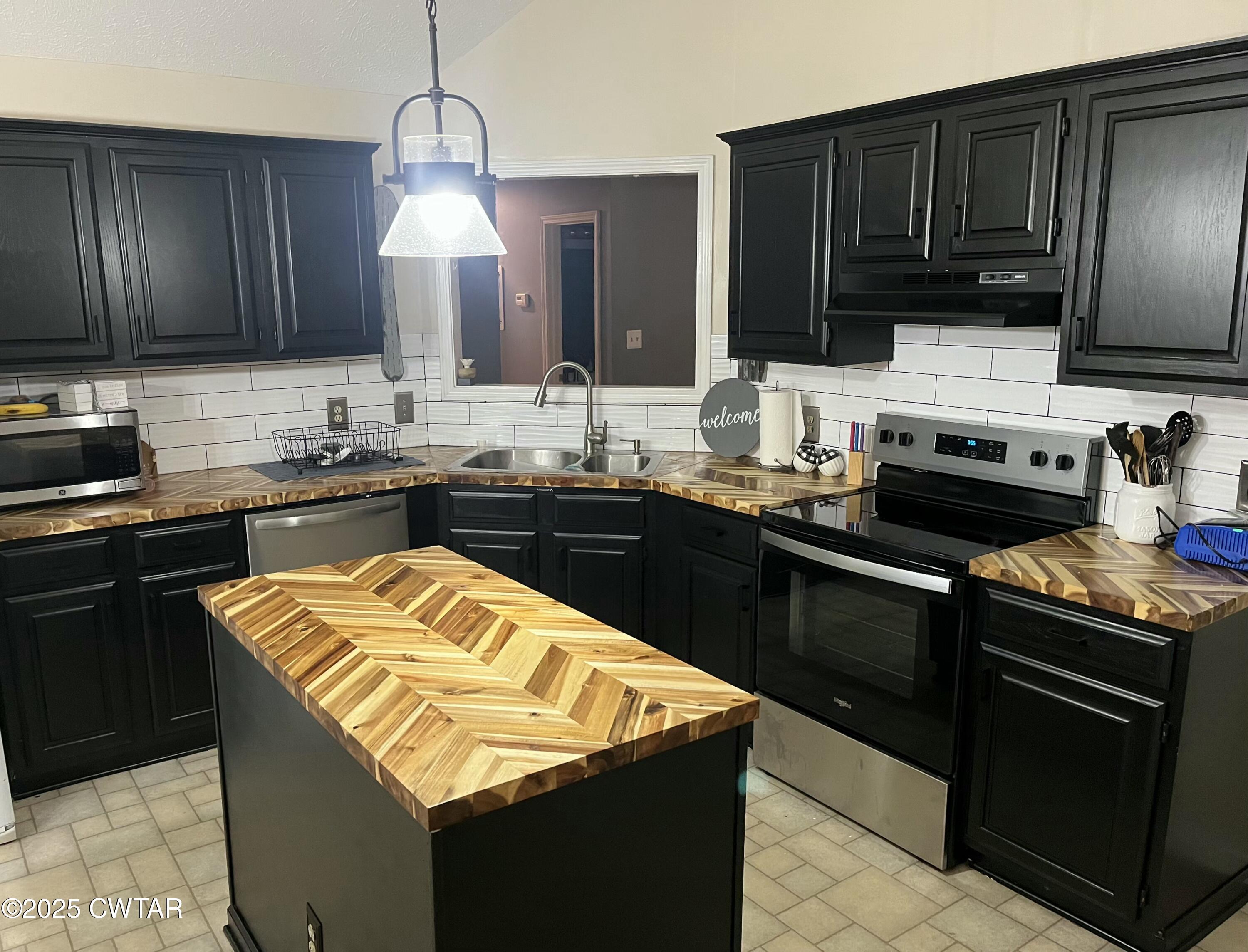 233 Buttonwood Drive