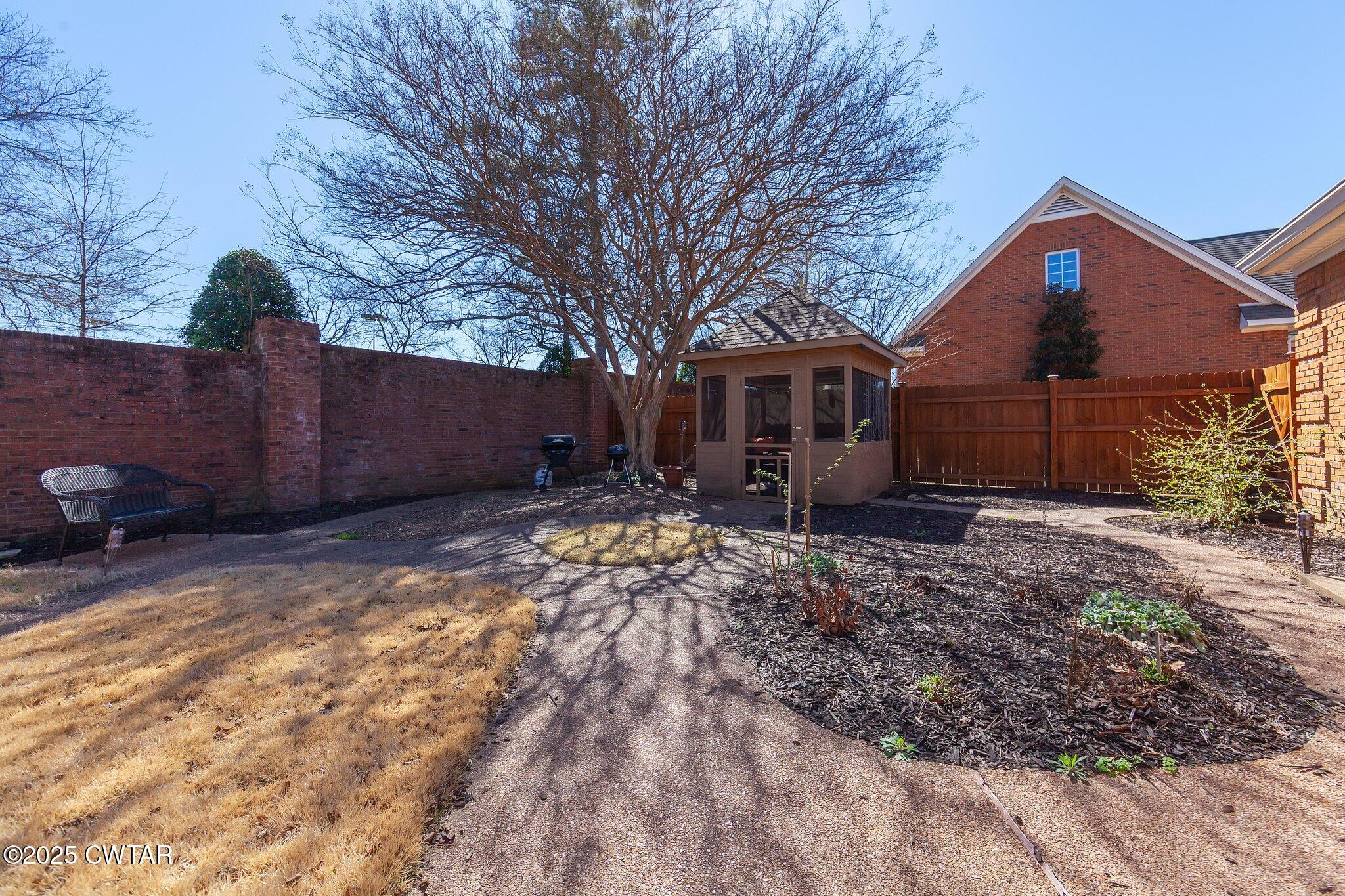 18 Beacon Hill Drive