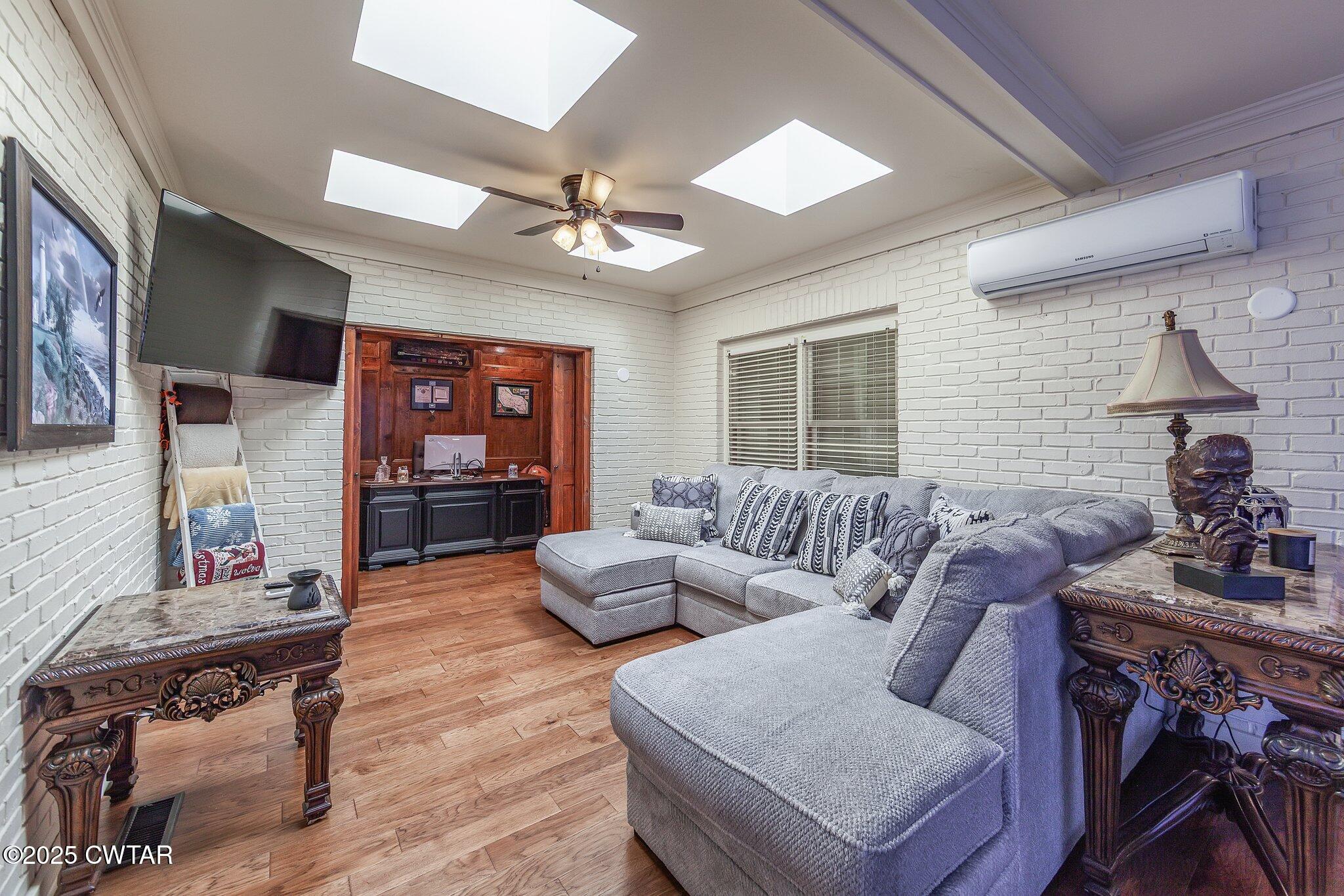 18 Beacon Hill Drive