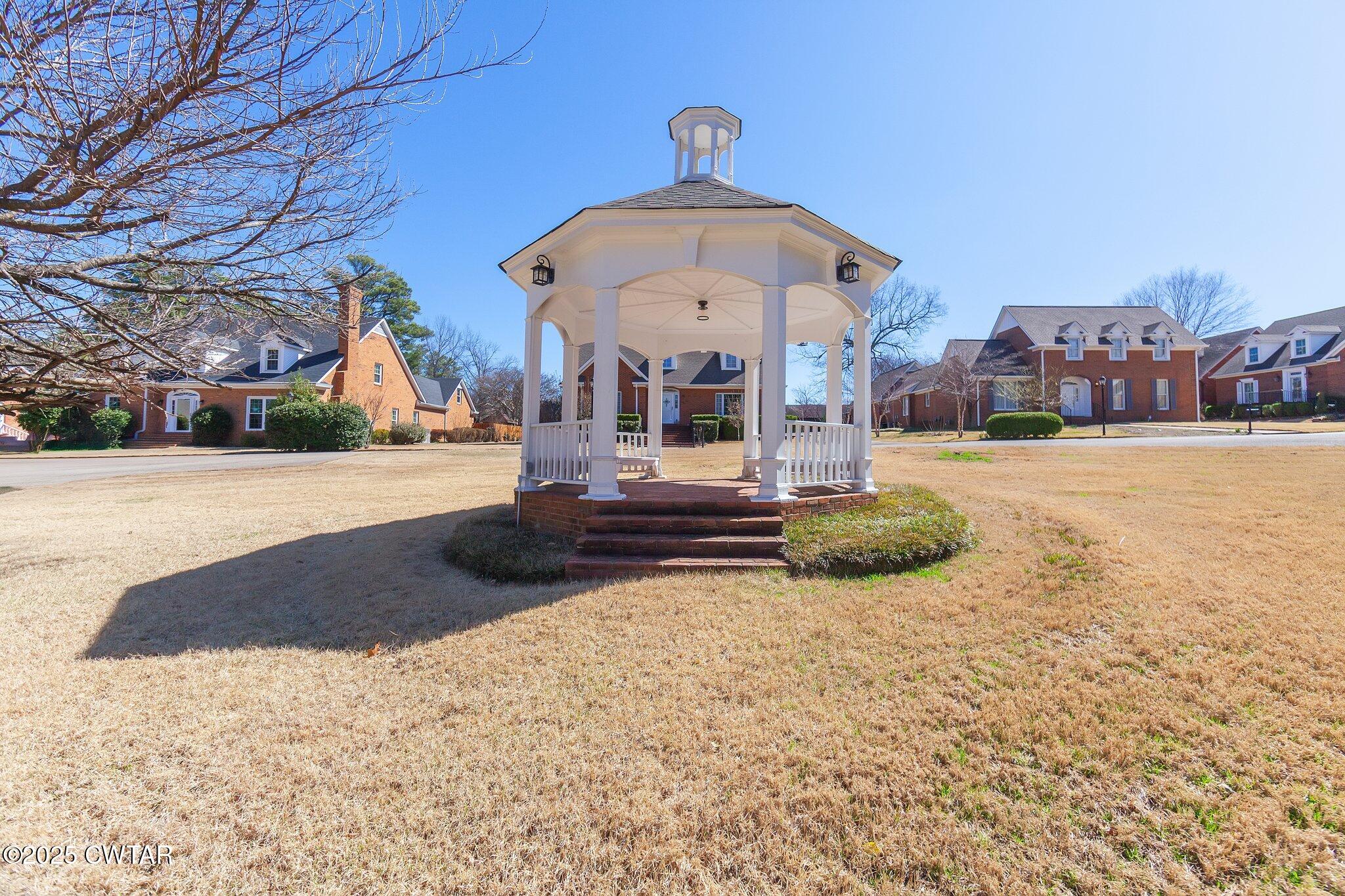 18 Beacon Hill Drive