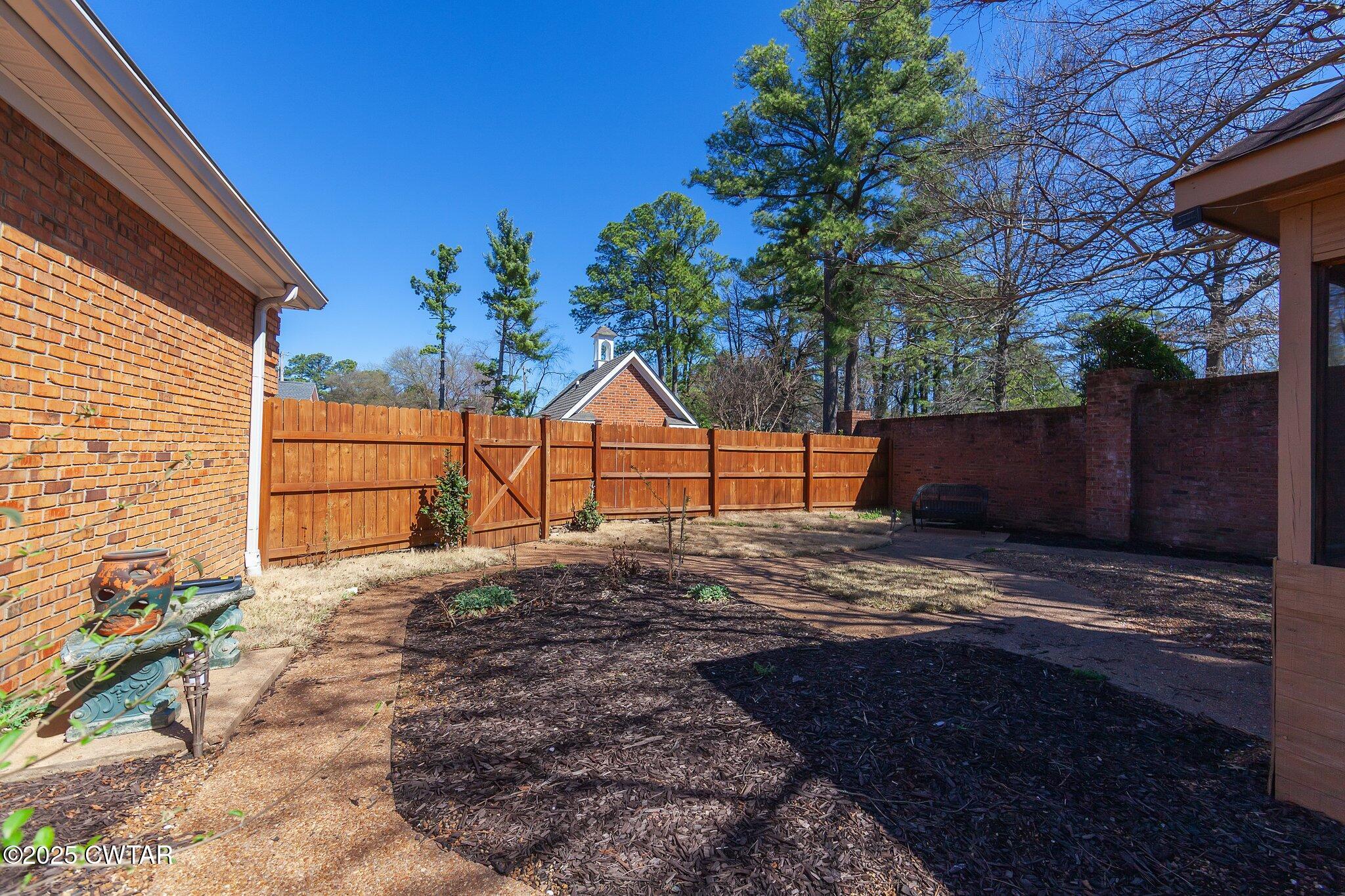 18 Beacon Hill Drive