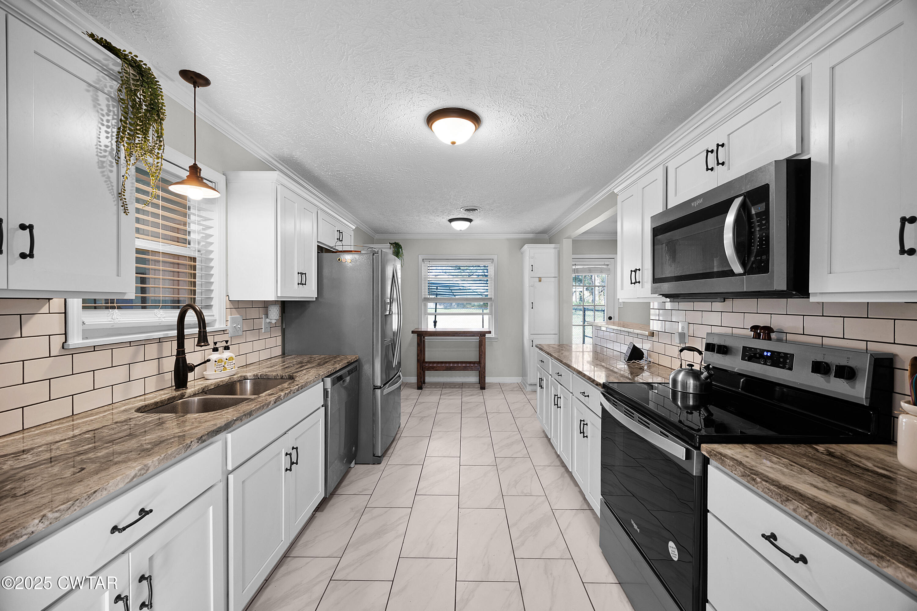 76 Navajo Cove