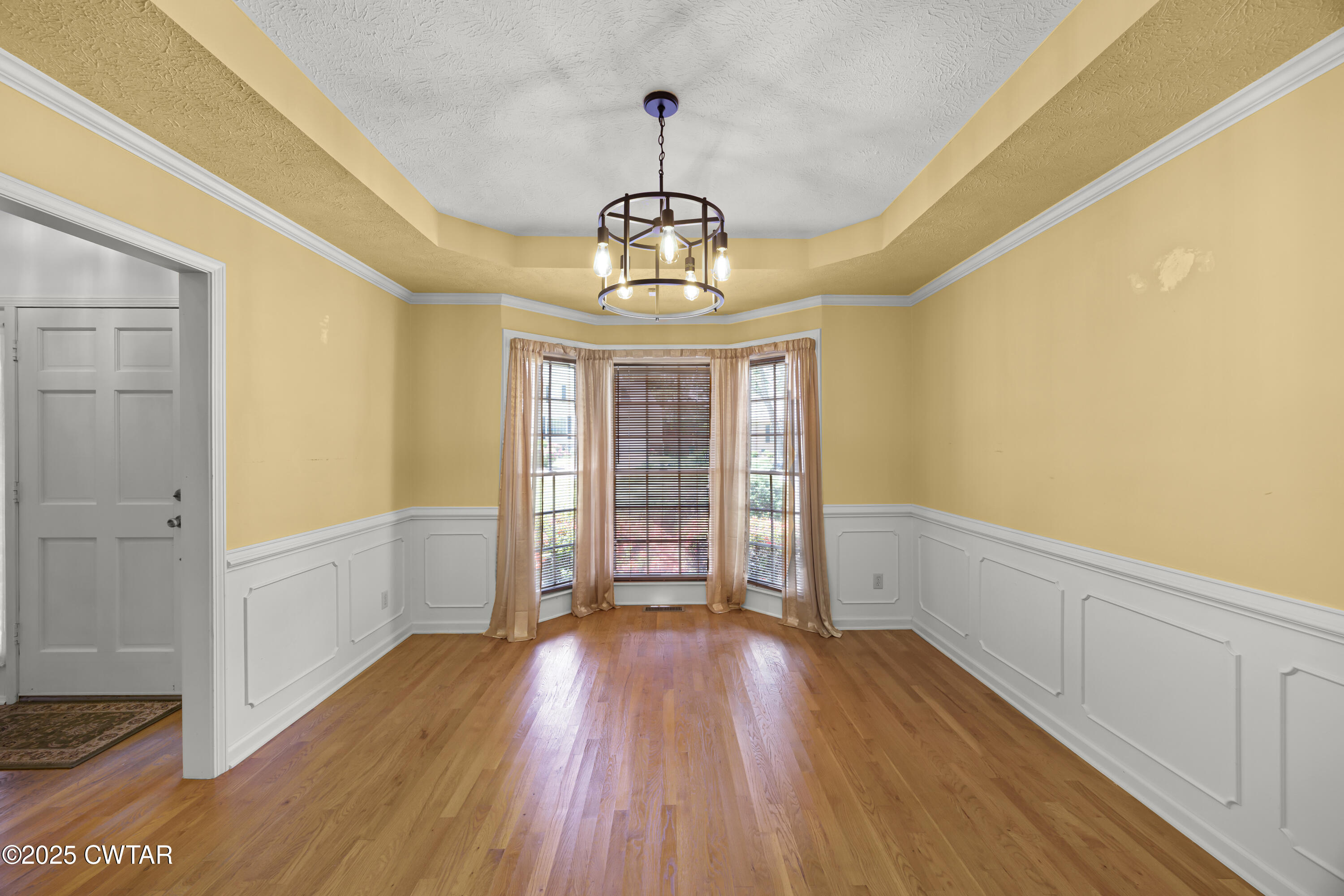 121 Paddock Place