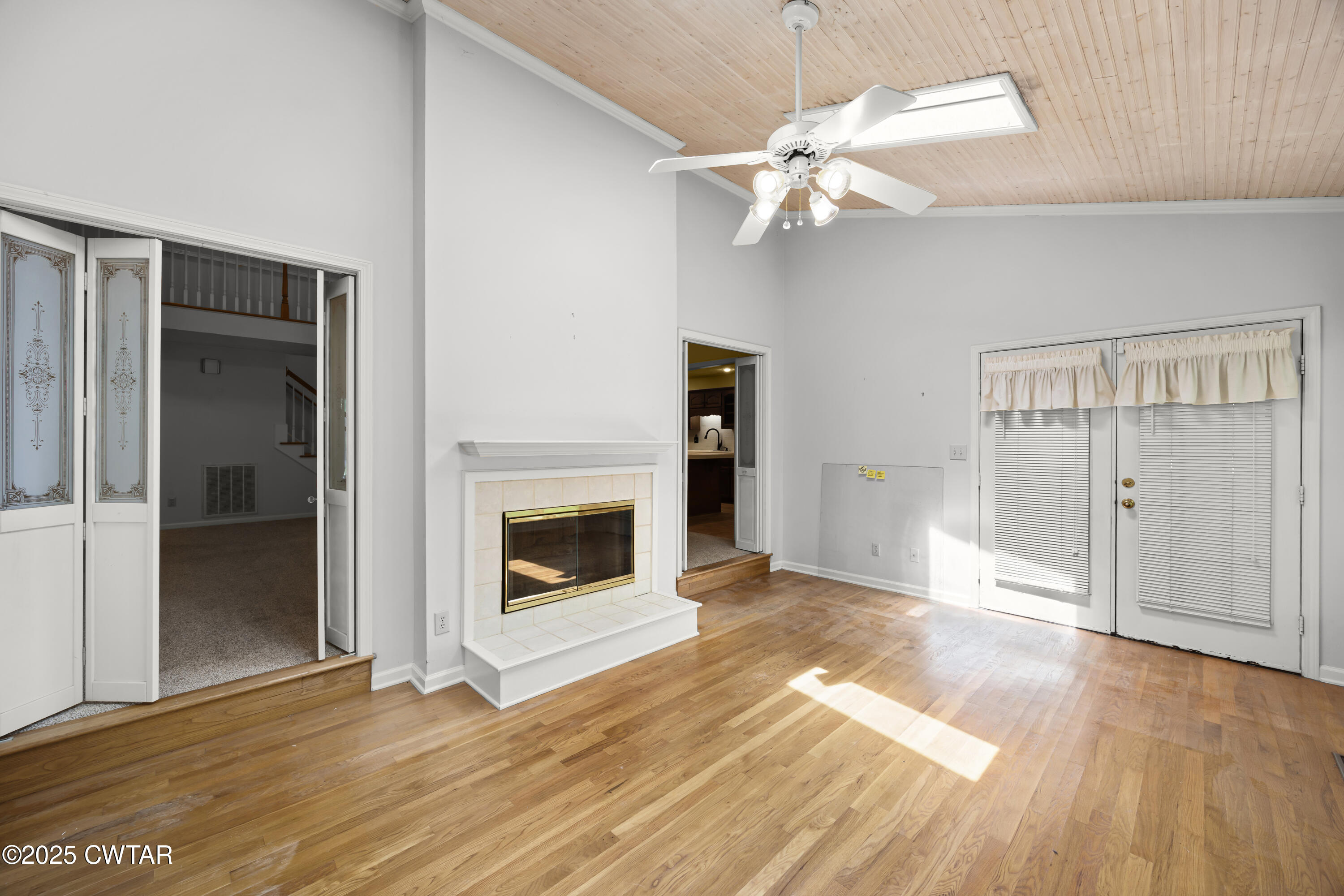 121 Paddock Place