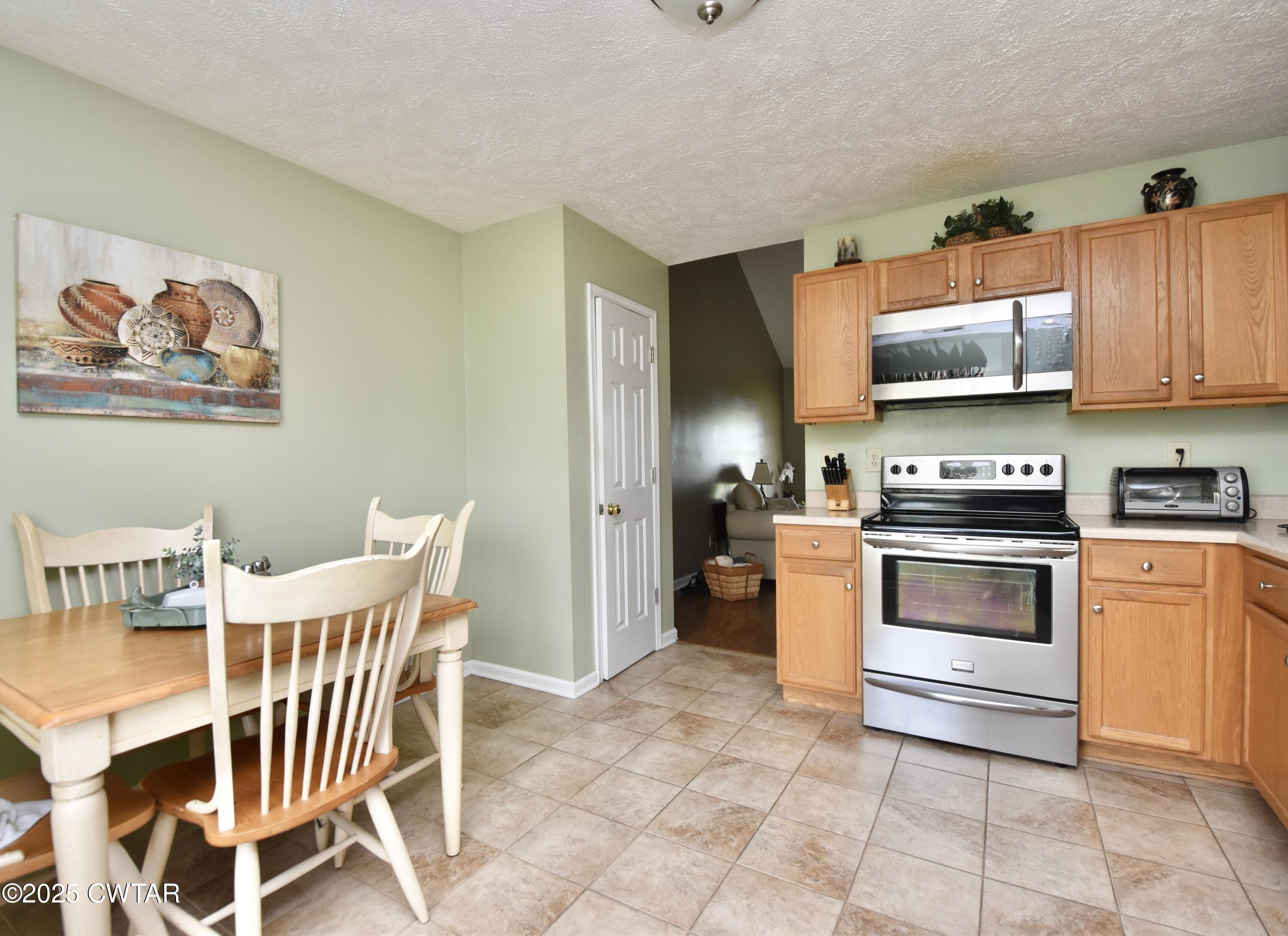 17 Crooked Creek Drive