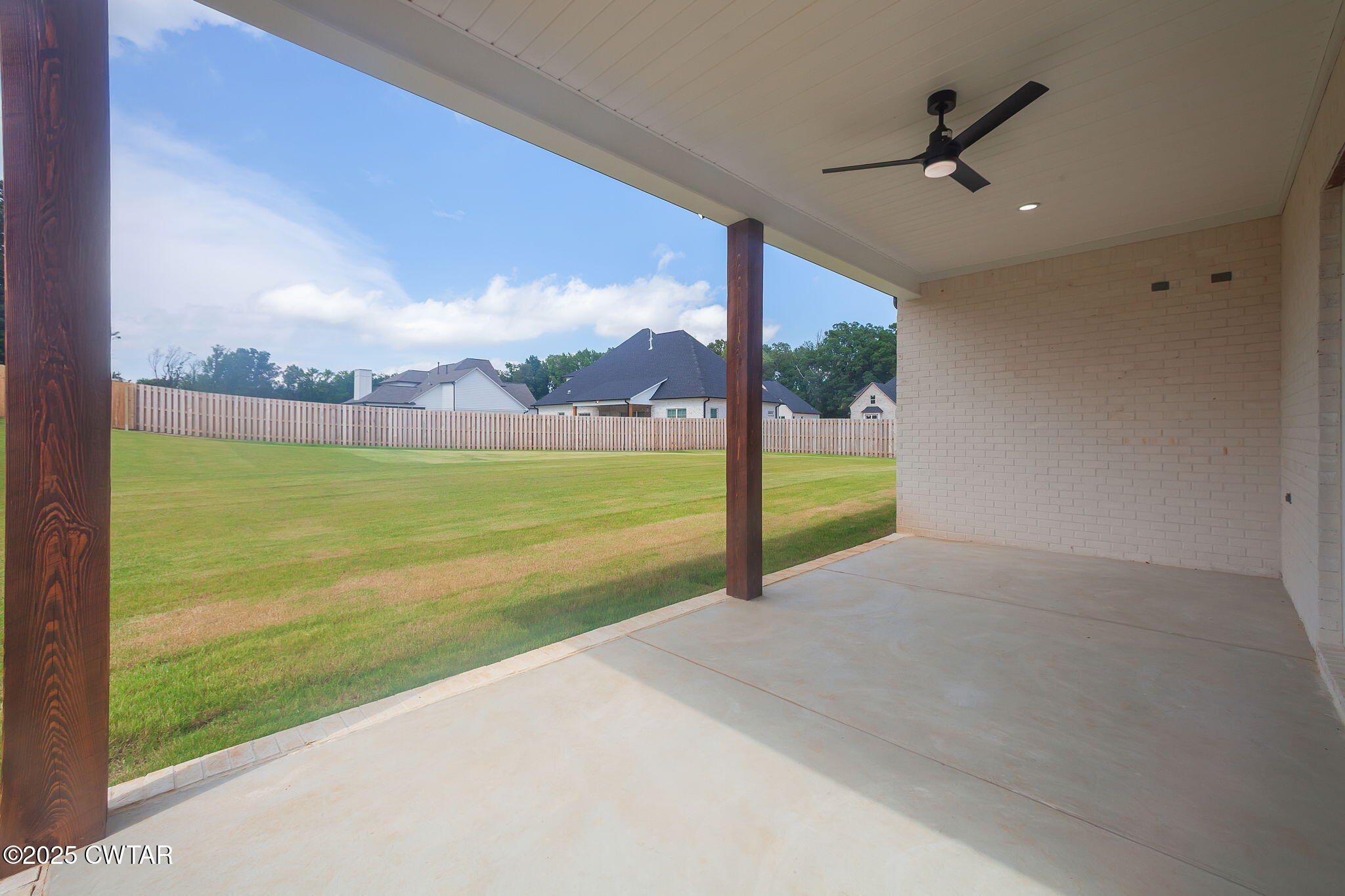 35 Larkhaven Lp