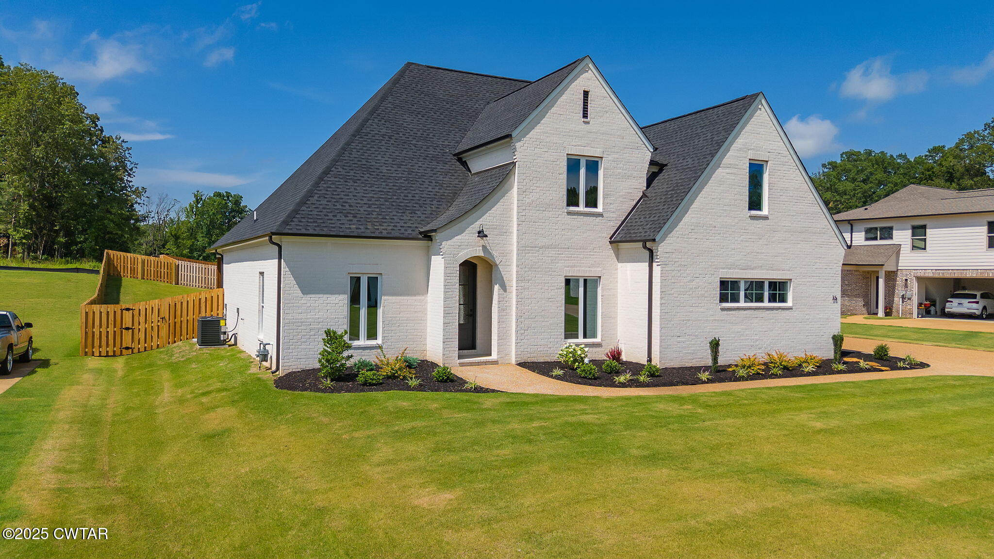 35 Larkhaven Lp