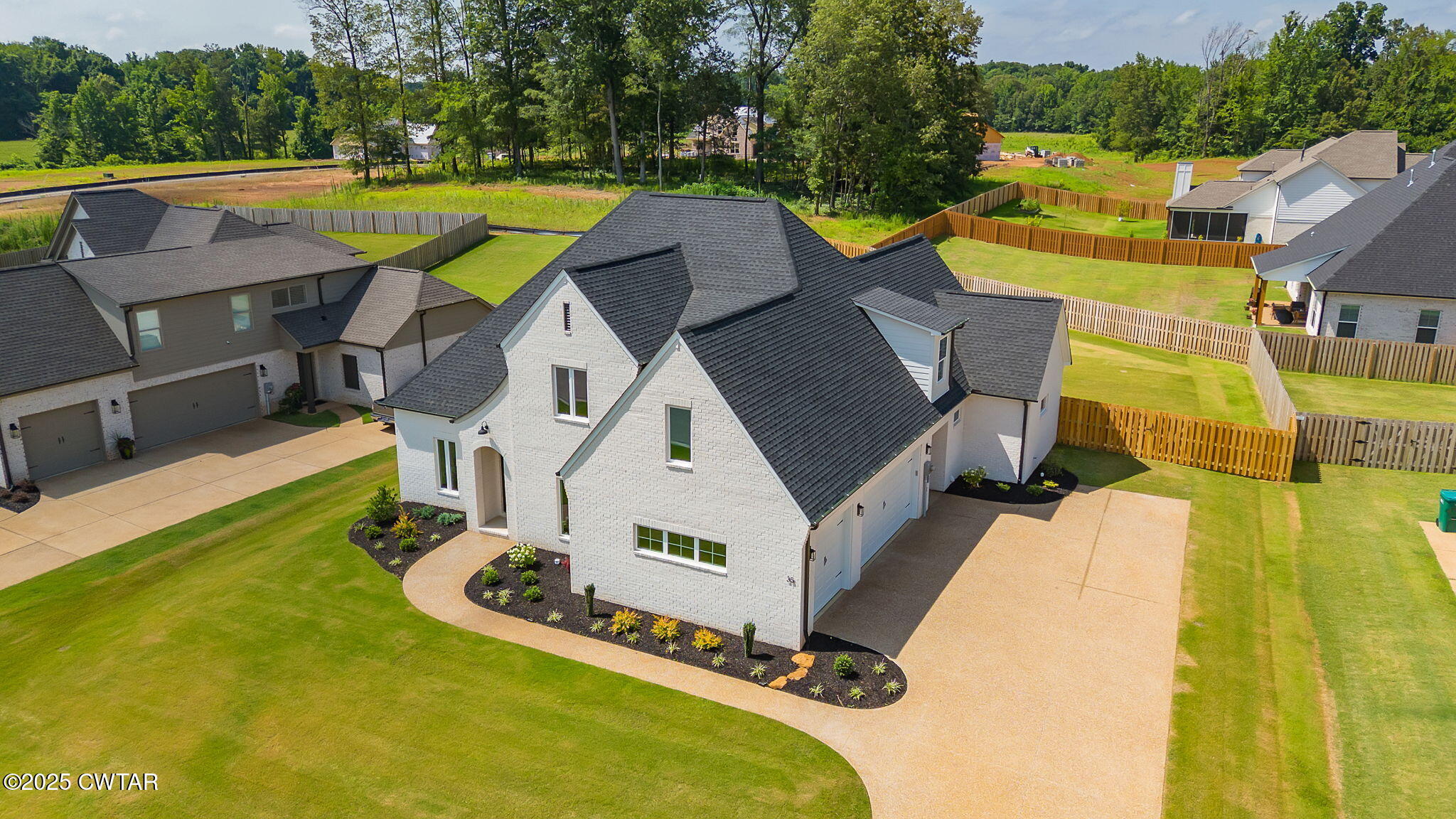 35 Larkhaven Lp