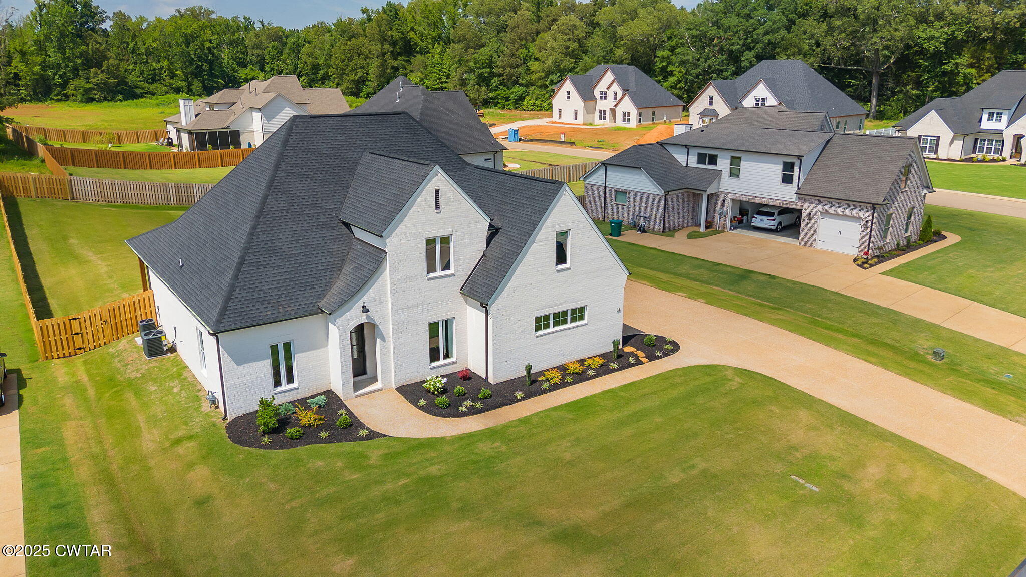 35 Larkhaven Lp
