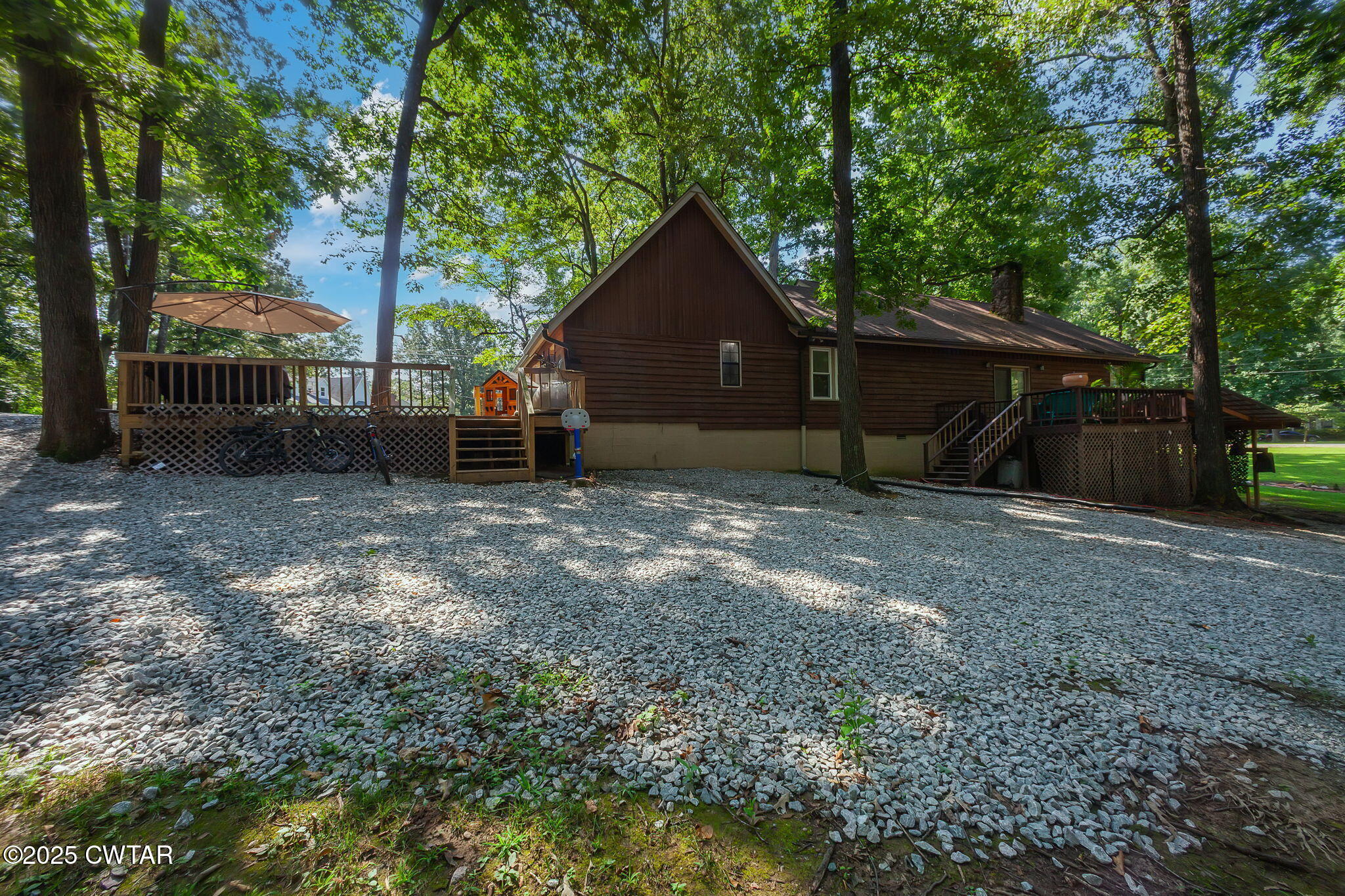 210 High Oaks Drive