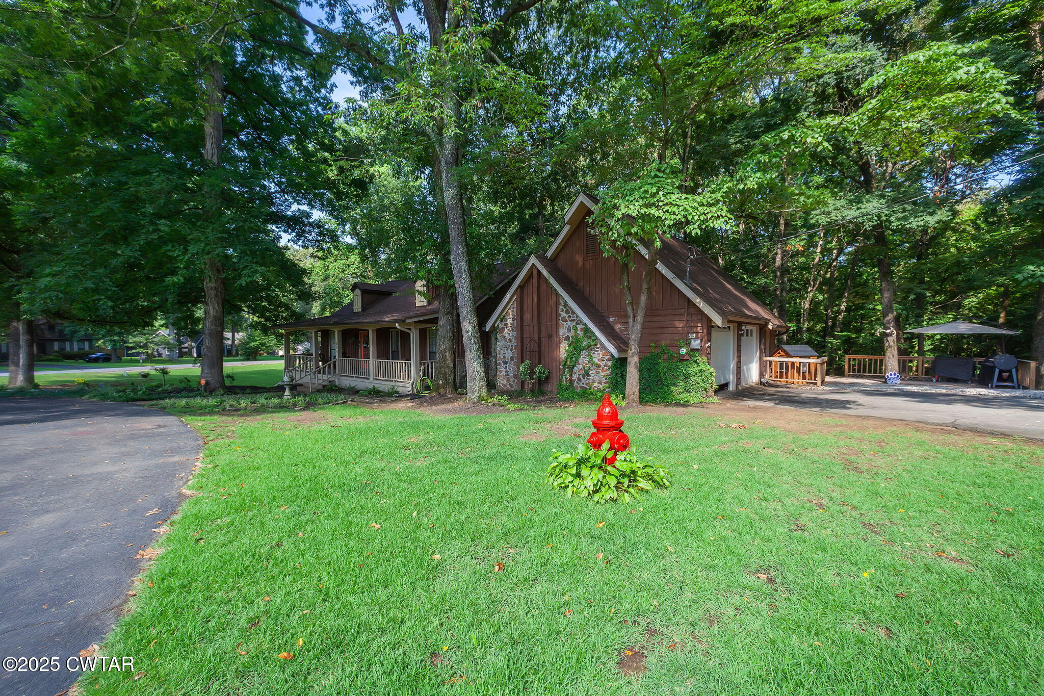 210 High Oaks Drive