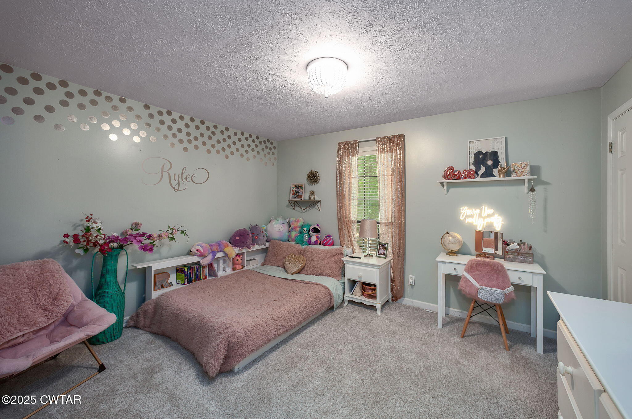 210 High Oaks Drive