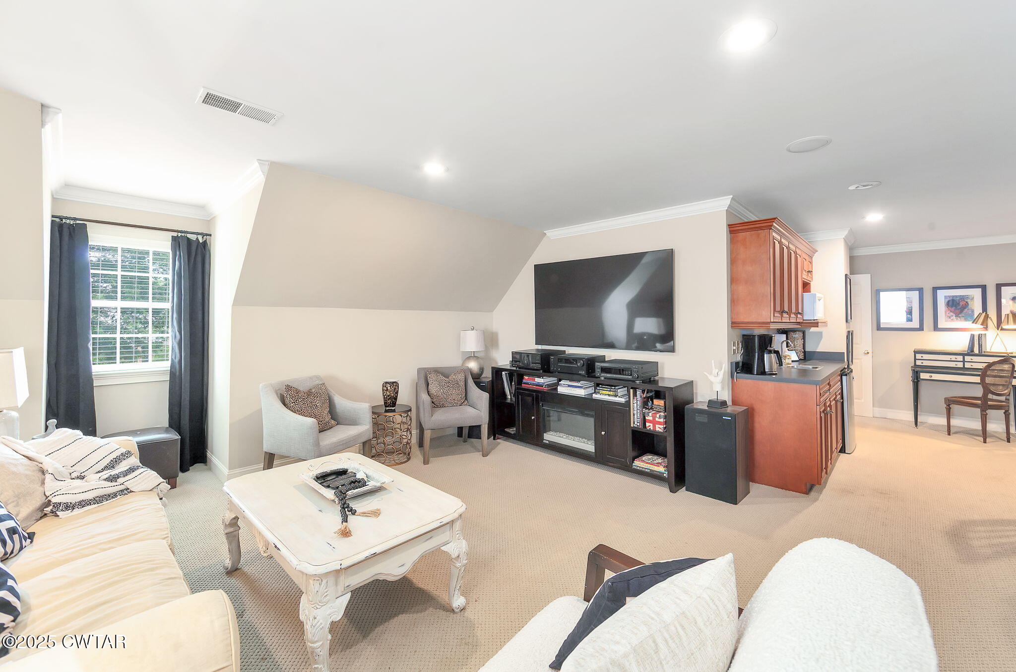 76 Southpointe Drive