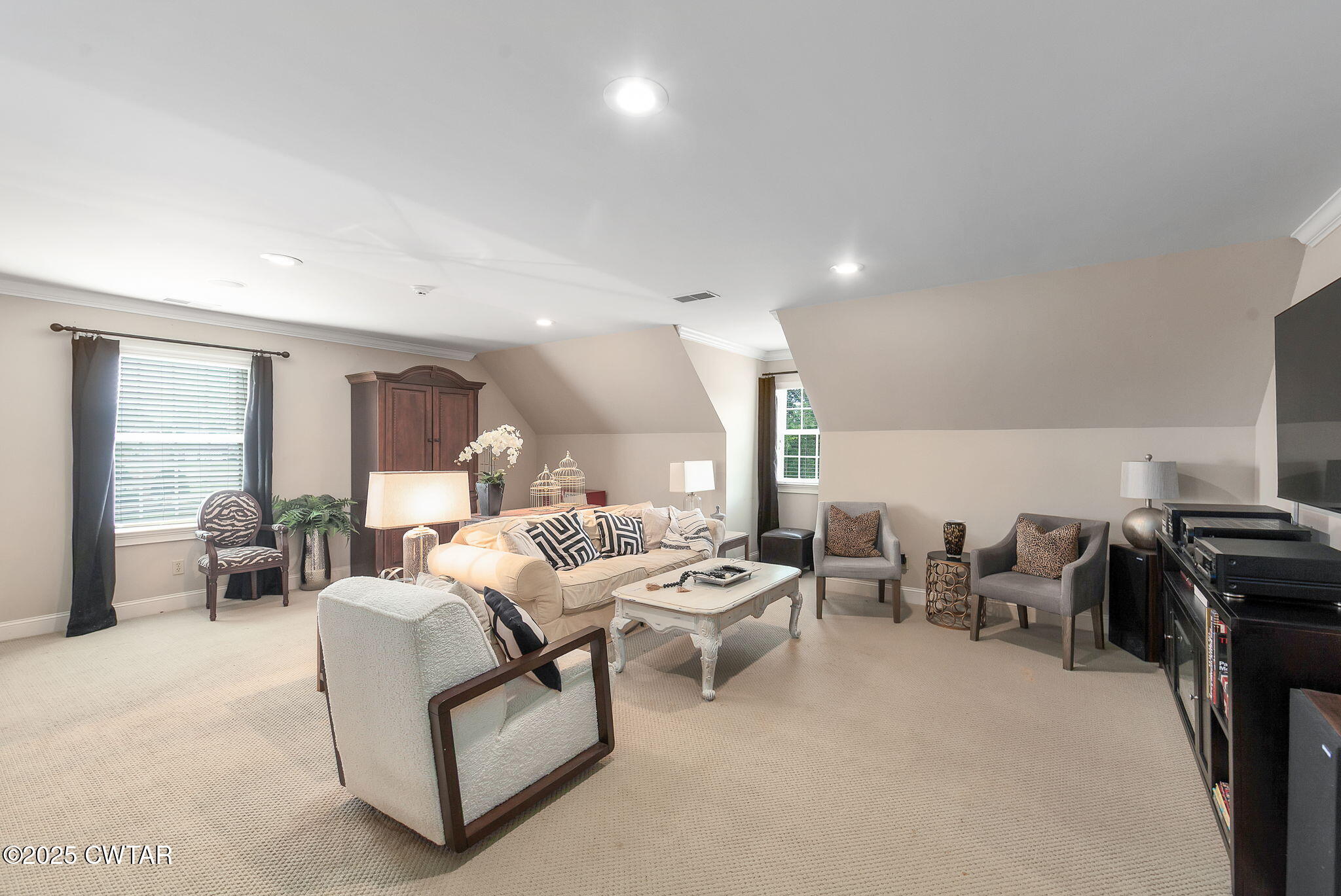 76 Southpointe Drive