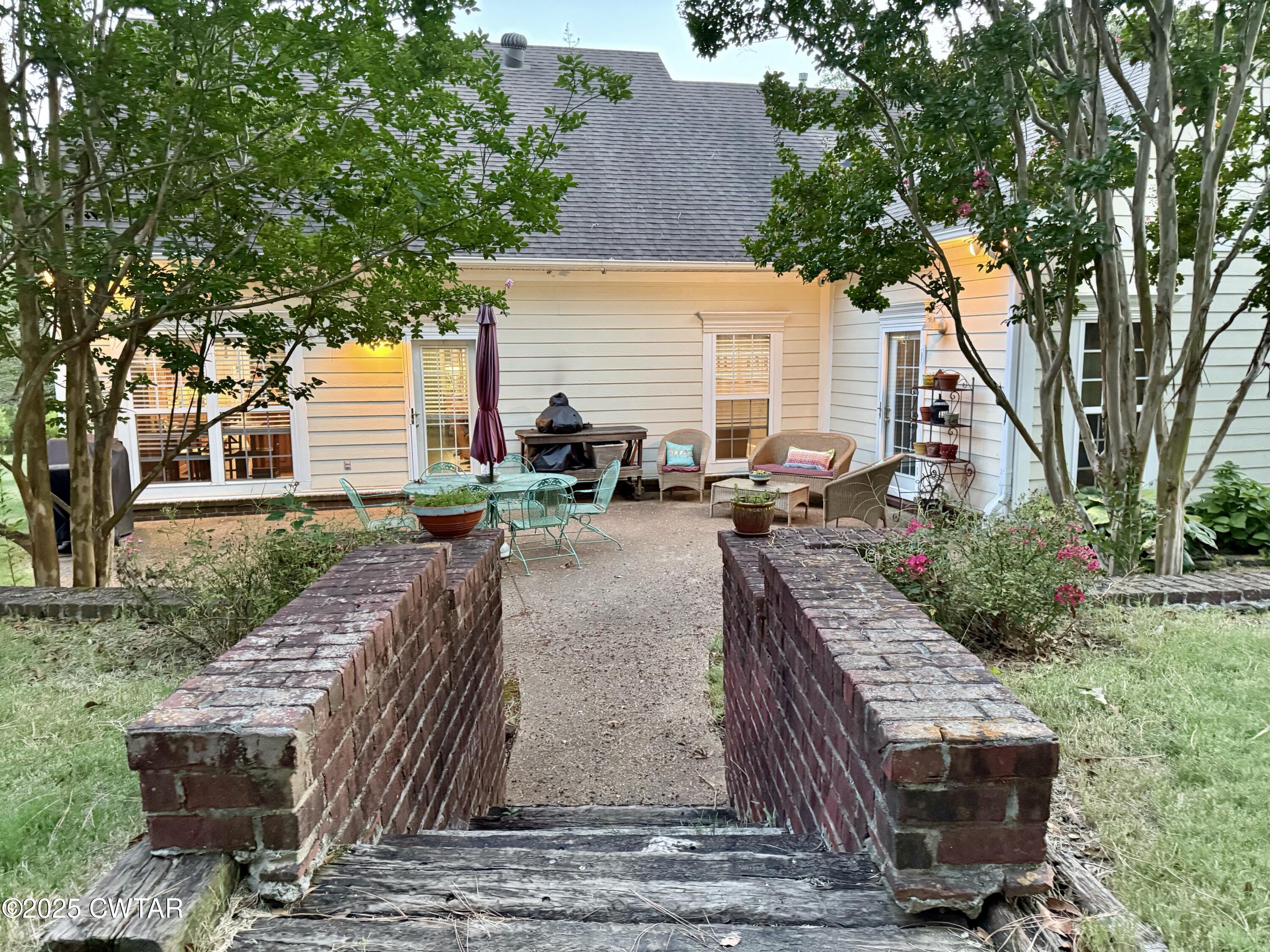 159 N Lake Drive, Jackson