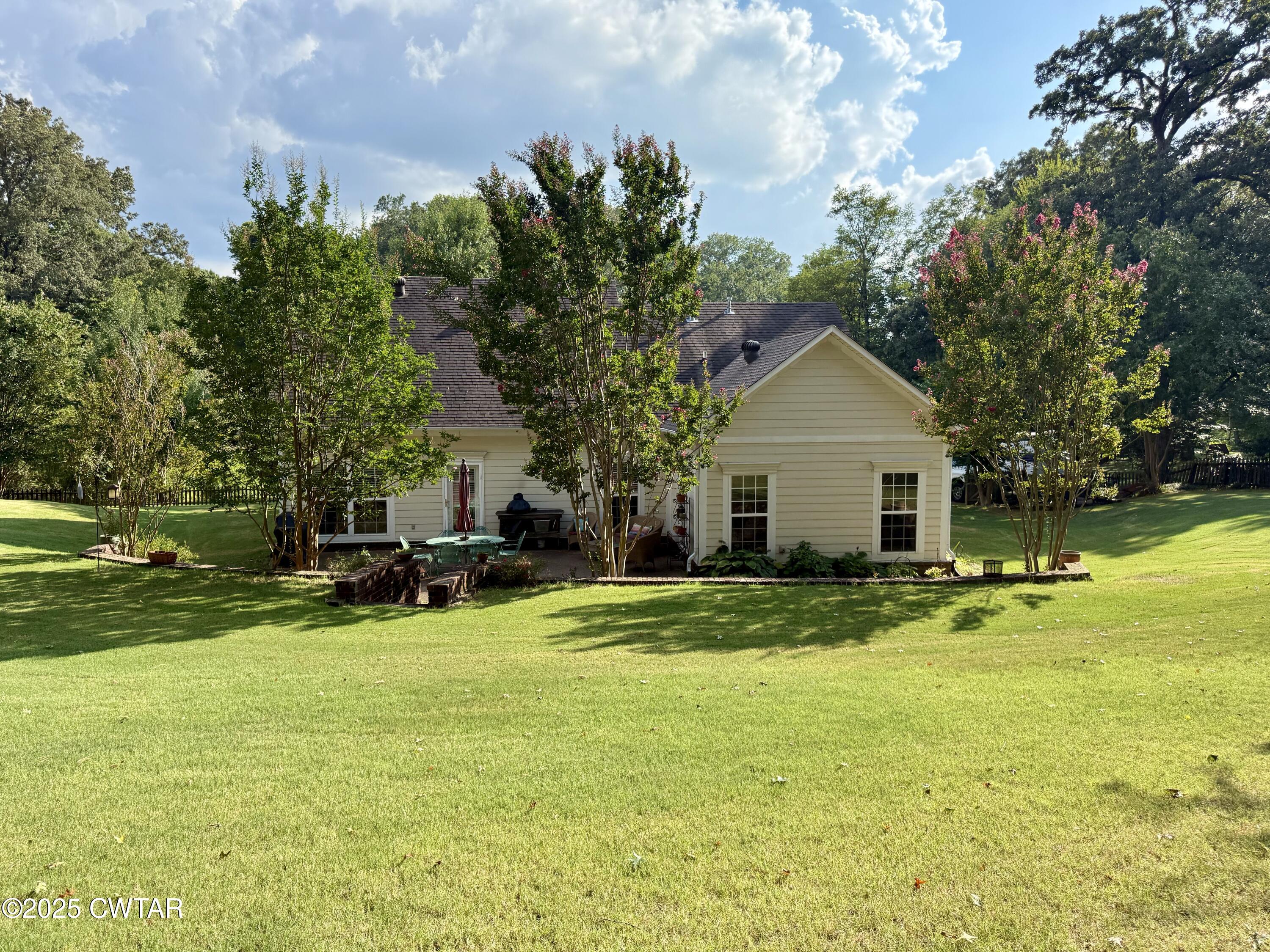 159 N Lake Drive, Jackson
