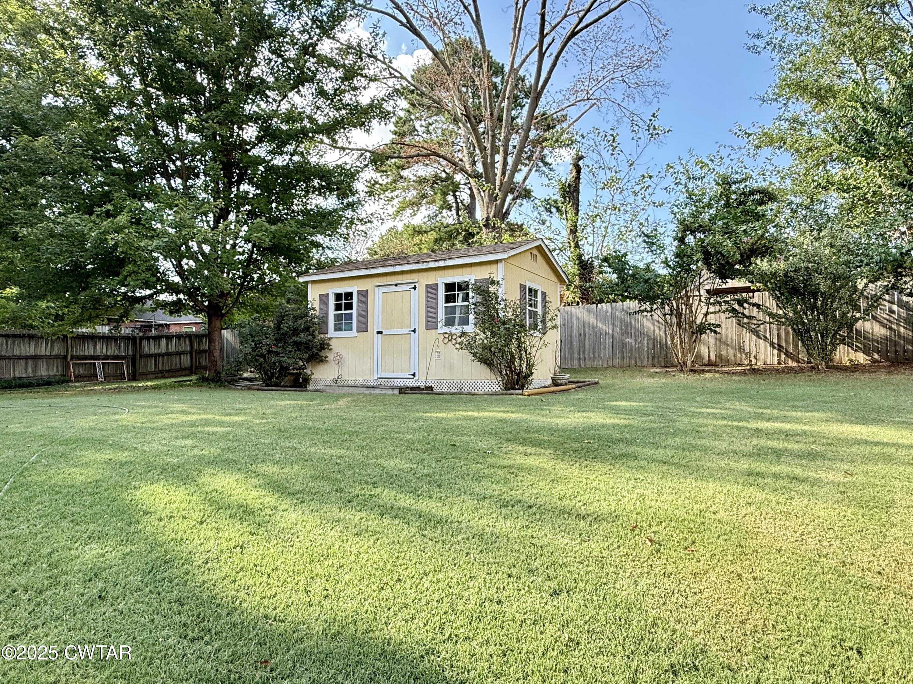 159 N Lake Drive, Jackson