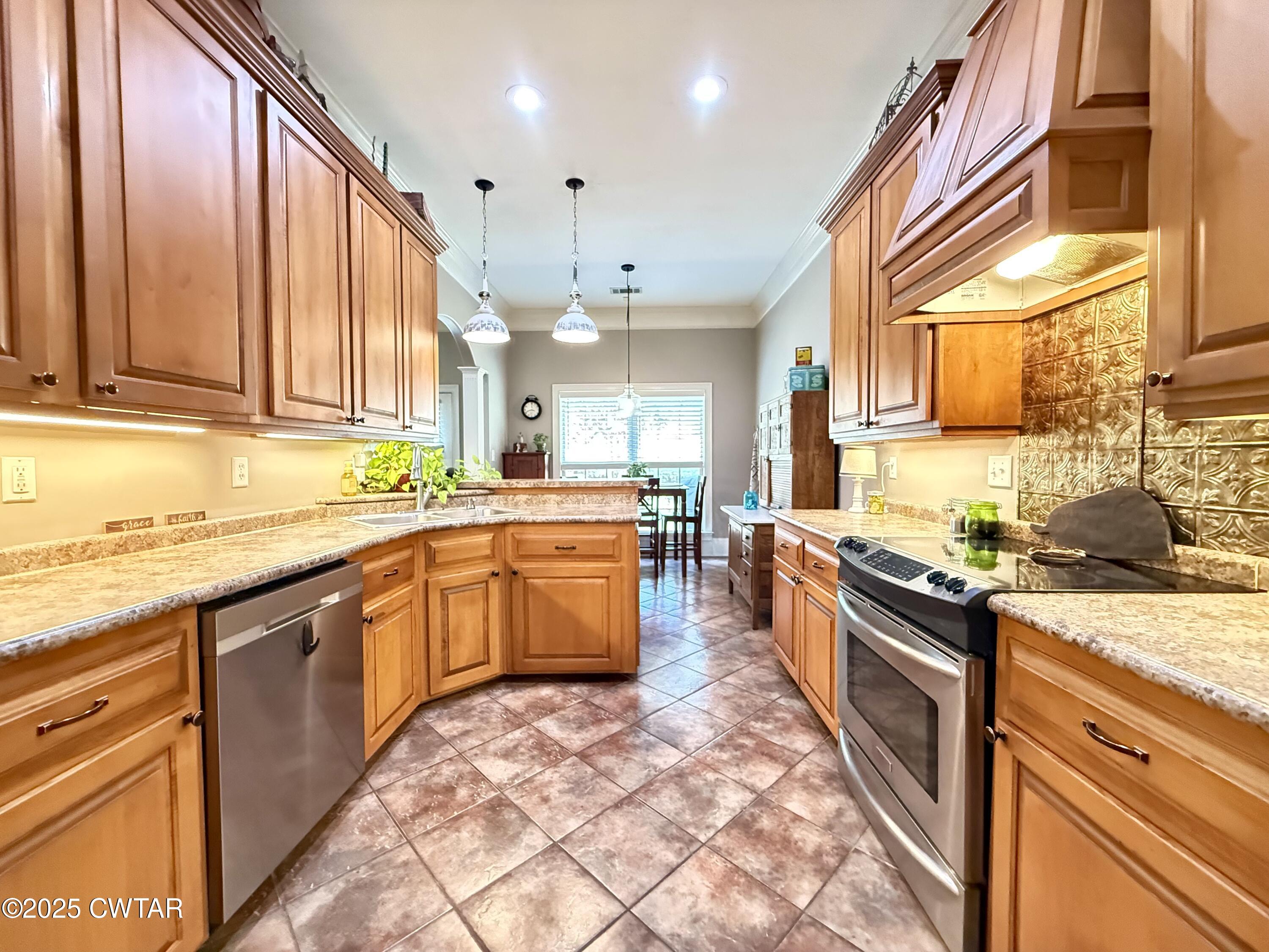159 N Lake Drive, Jackson
