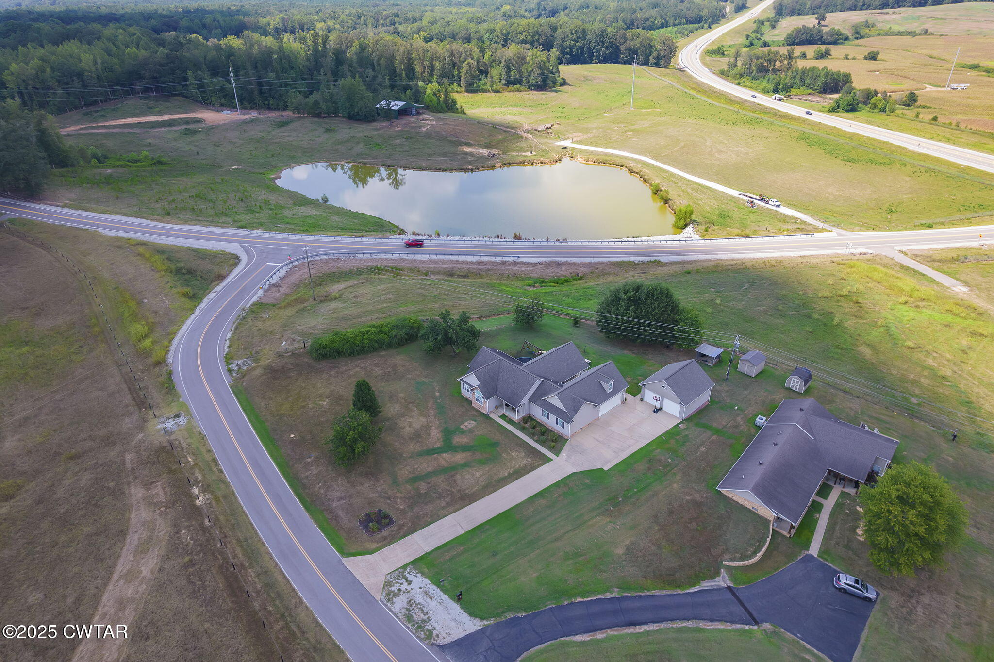 73 Highway 200 Lane