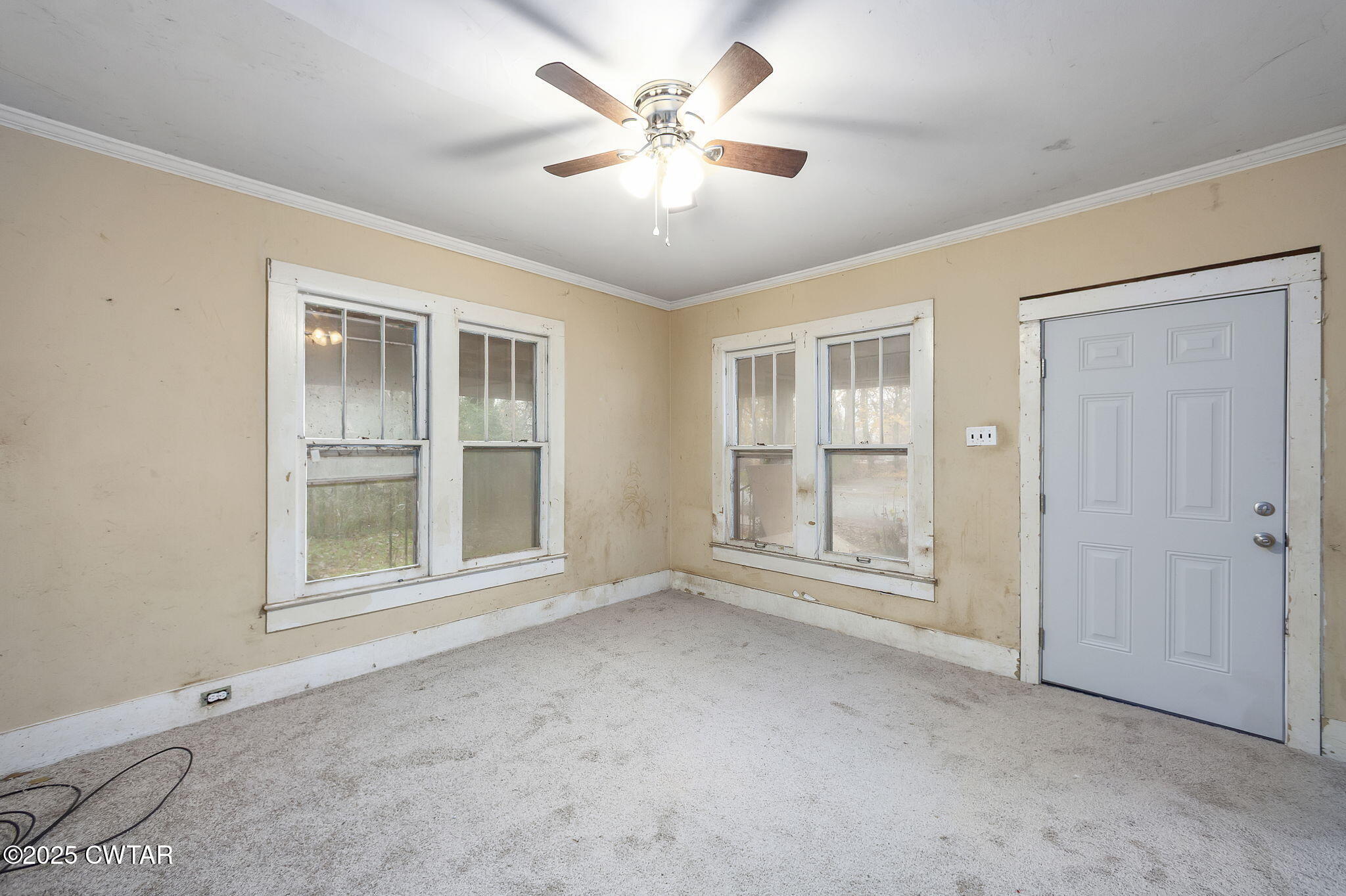 704 N 17th Avenue