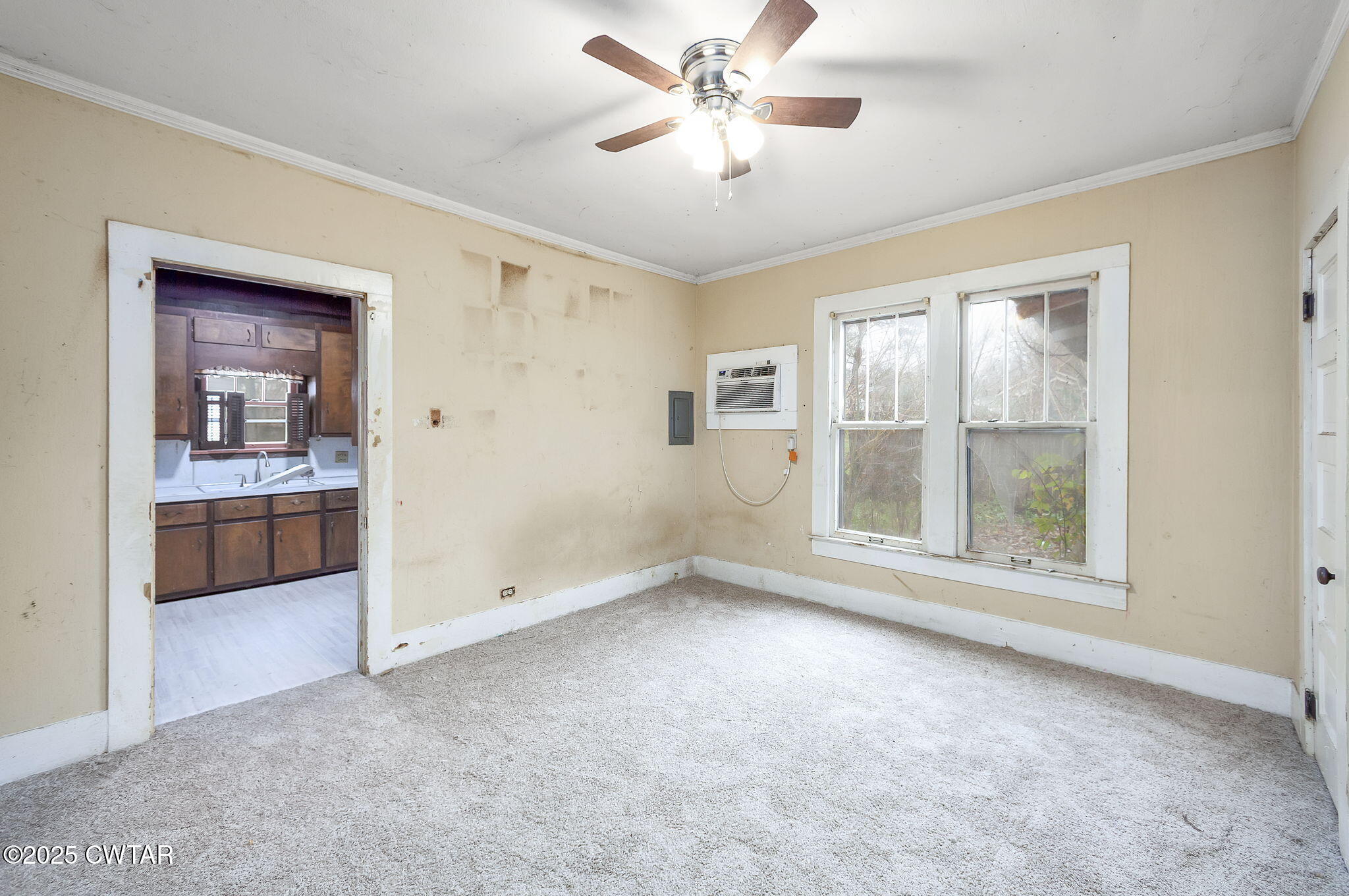 704 N 17th Avenue