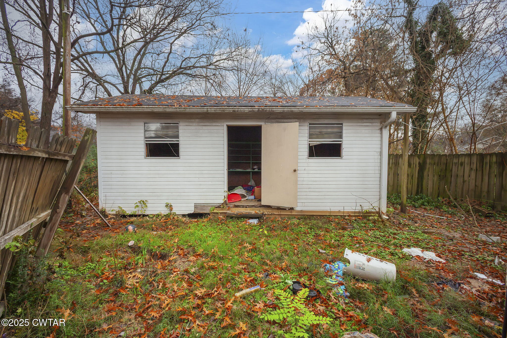 704 N 17th Avenue