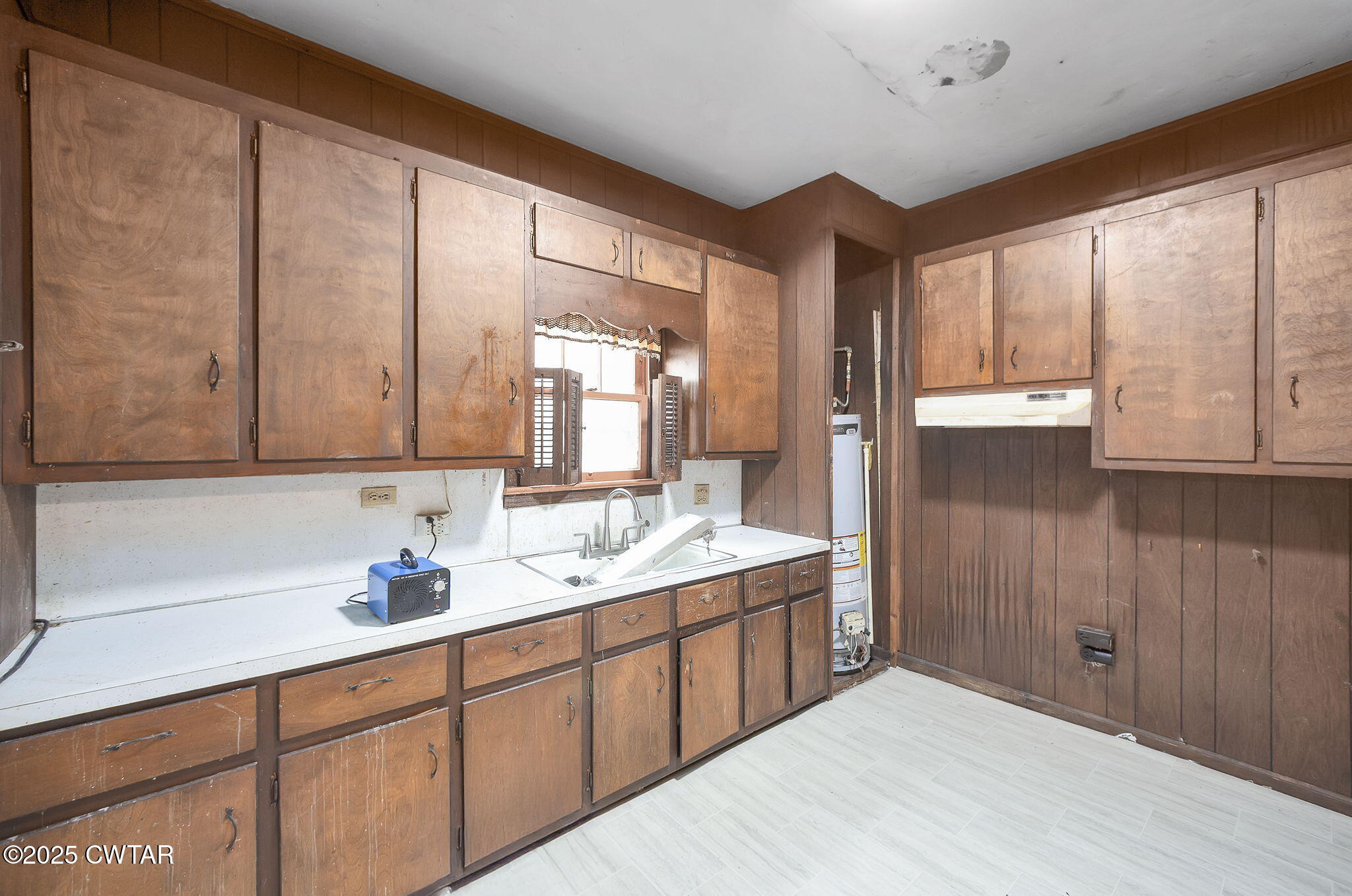 704 N 17th Avenue