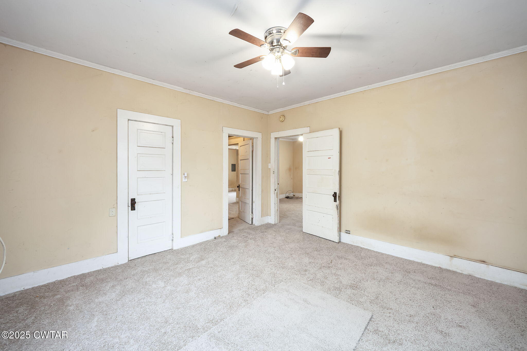 704 N 17th Avenue