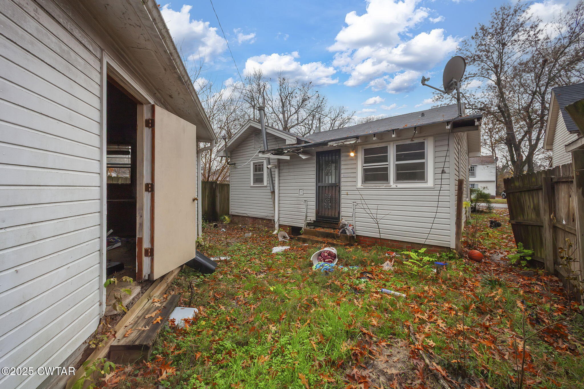 704 N 17th Avenue