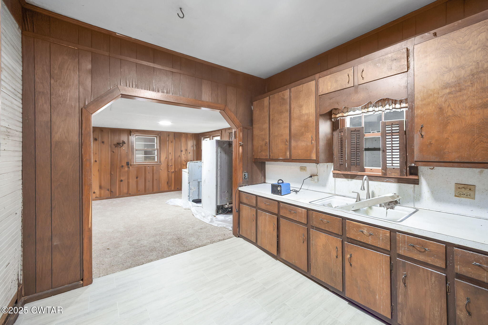 704 N 17th Avenue