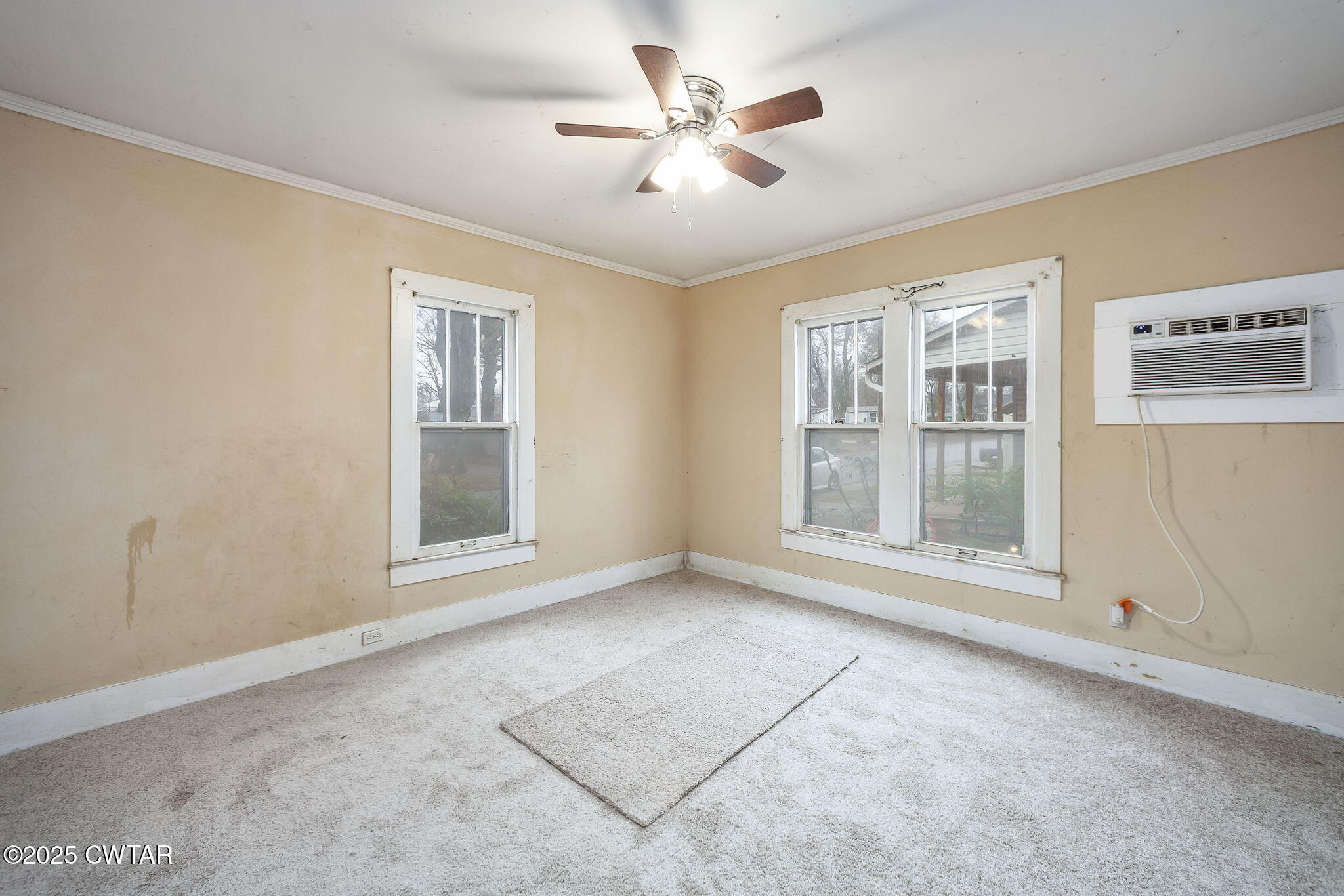 704 N 17th Avenue