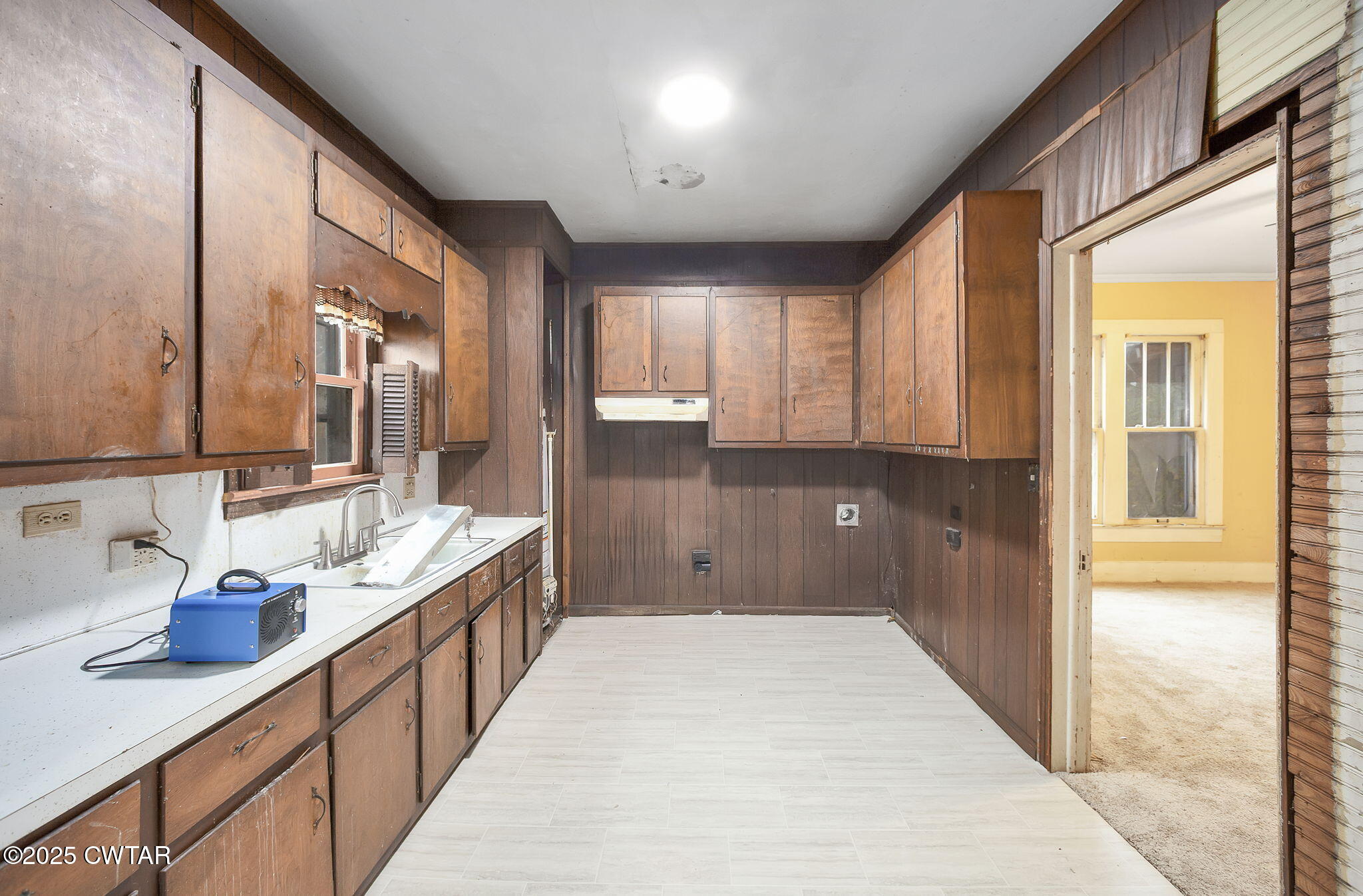 704 N 17th Avenue