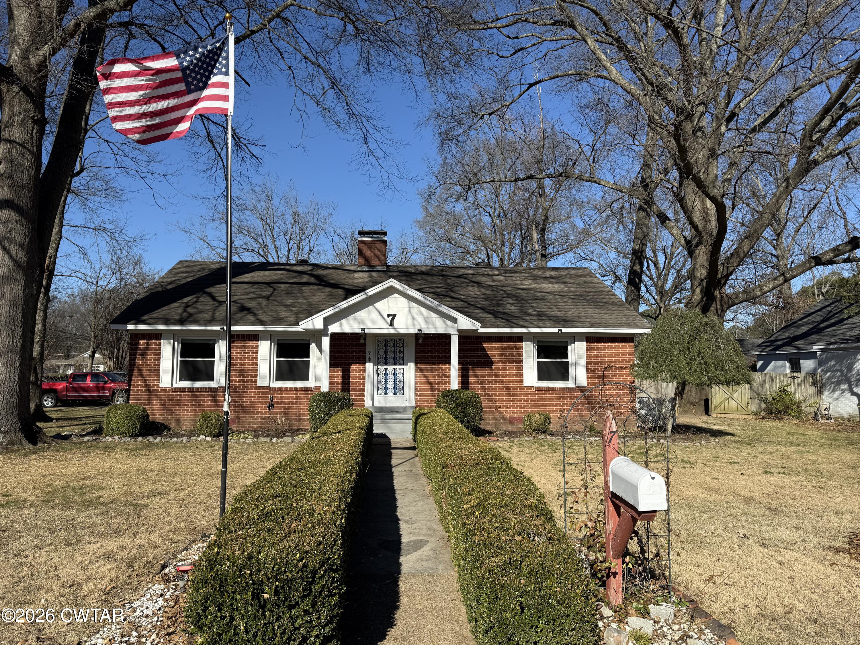 7 Shadow Lawn Drive