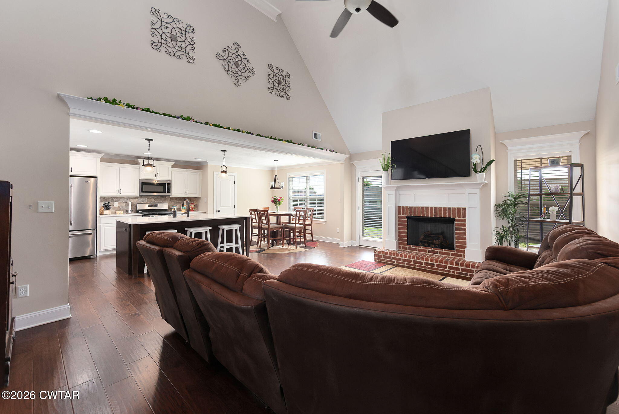 212 Heritage Square