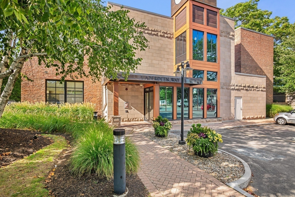 1 Aberdeen Way # 102