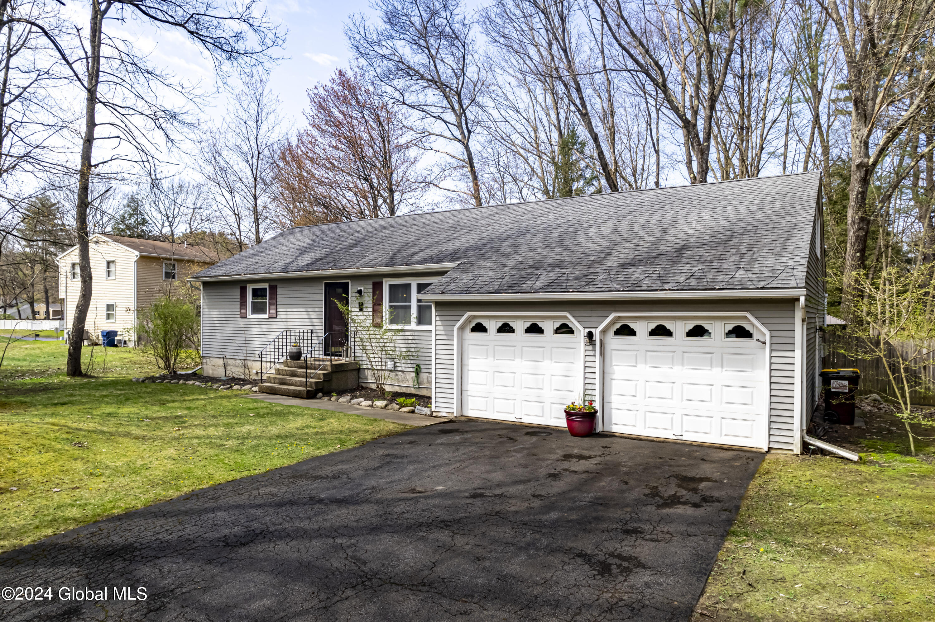 3 Castleberry Drive