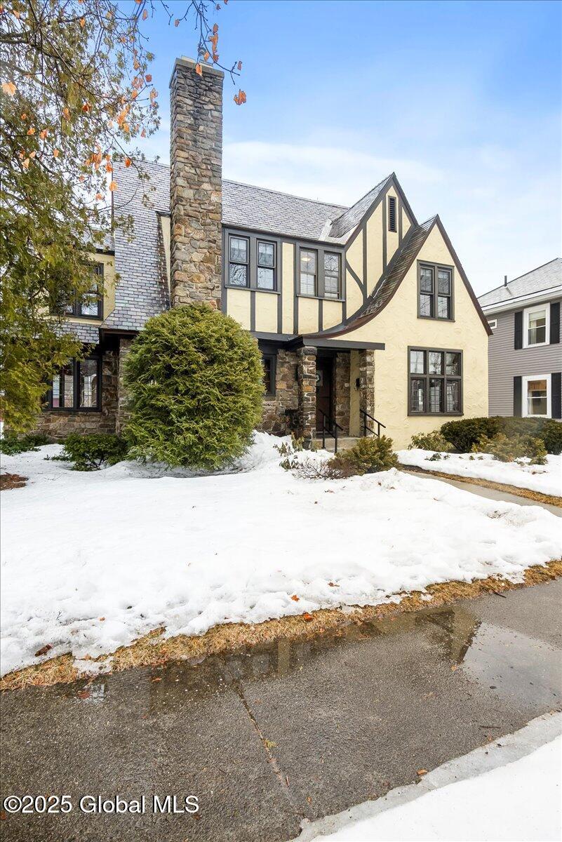 43 Lincoln Avenue