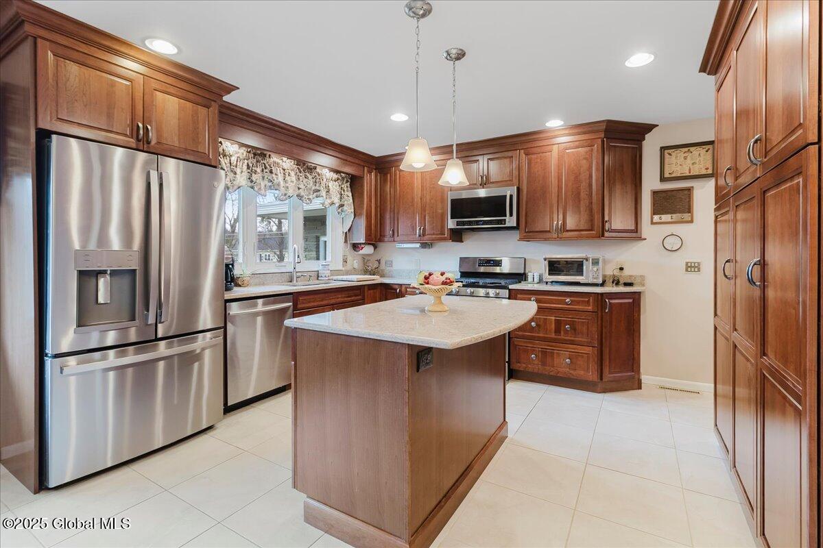 4 Queensbury Place