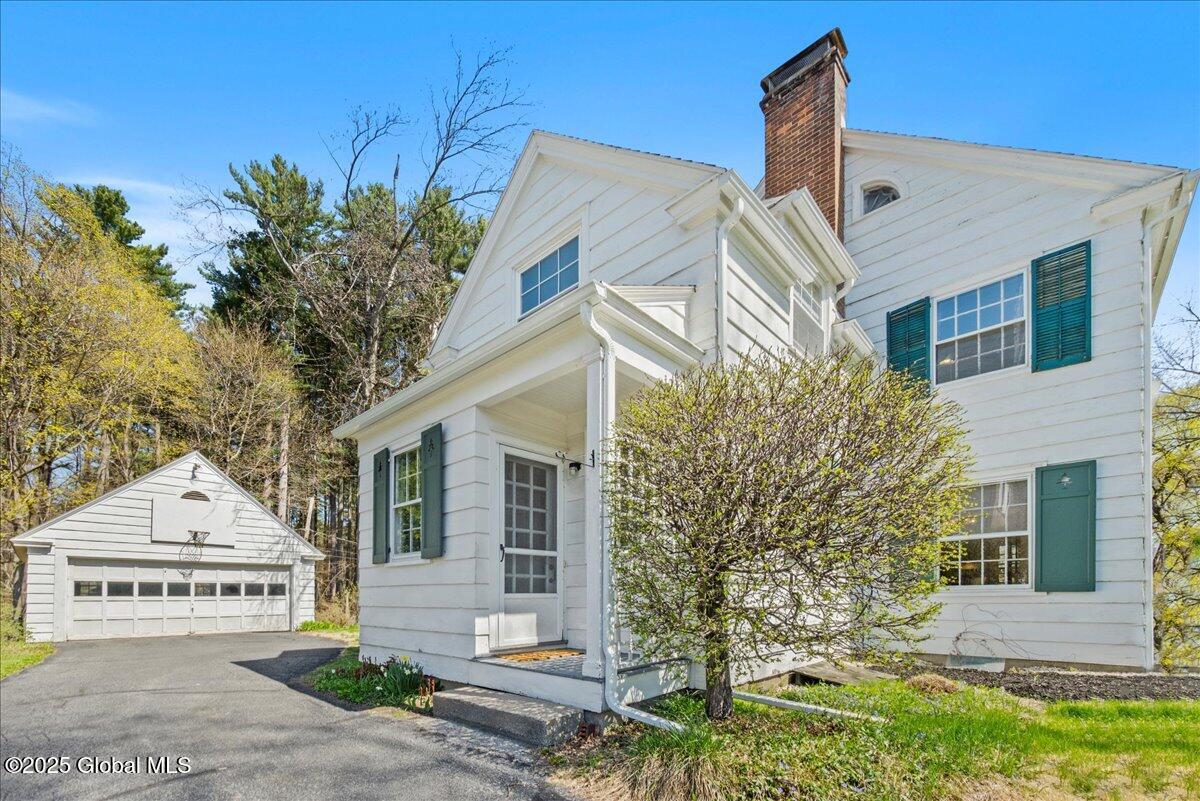 27 Horicon Avenue