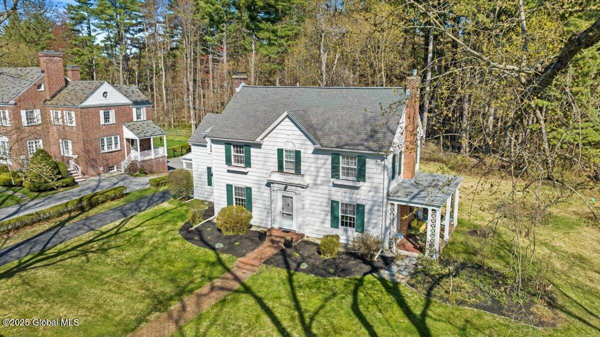 27 Horicon Avenue