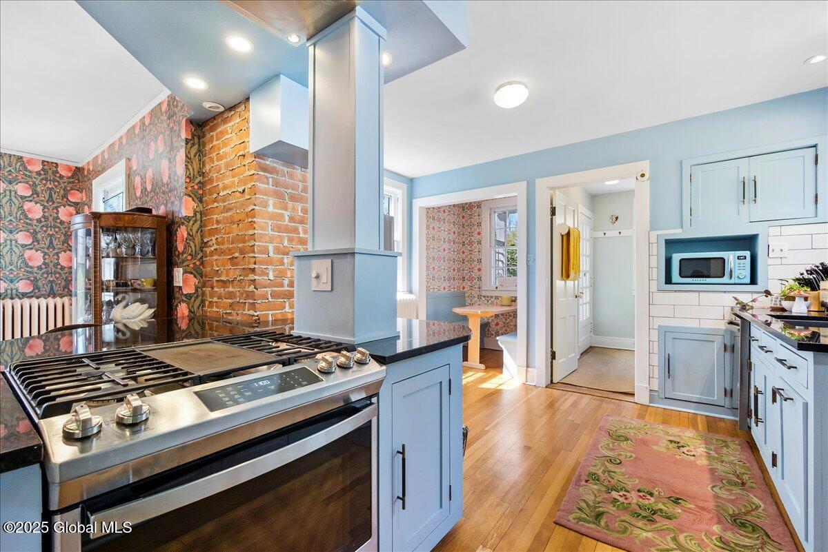 27 Horicon Avenue