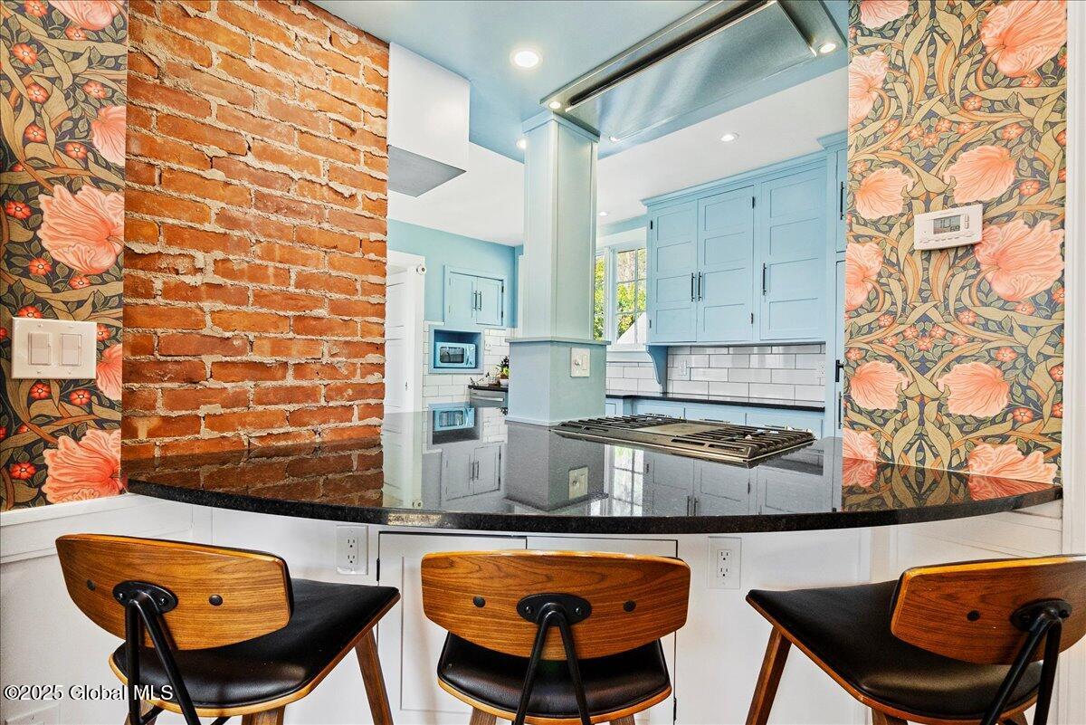 27 Horicon Avenue