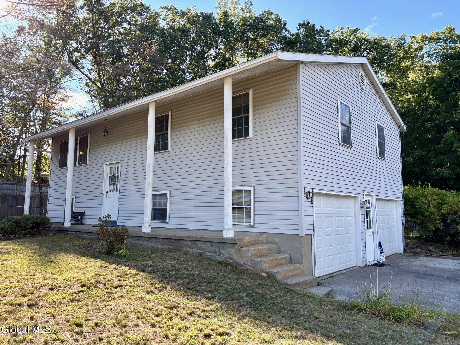 101 Hathorn Boulevard