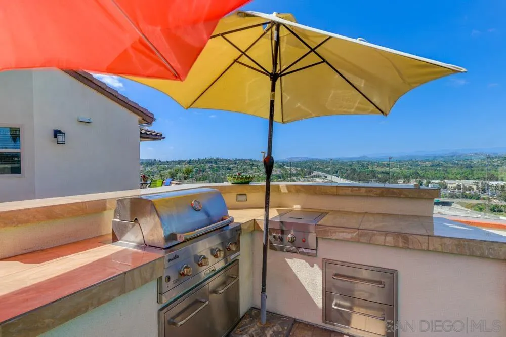 3522 Avenida Amorosa