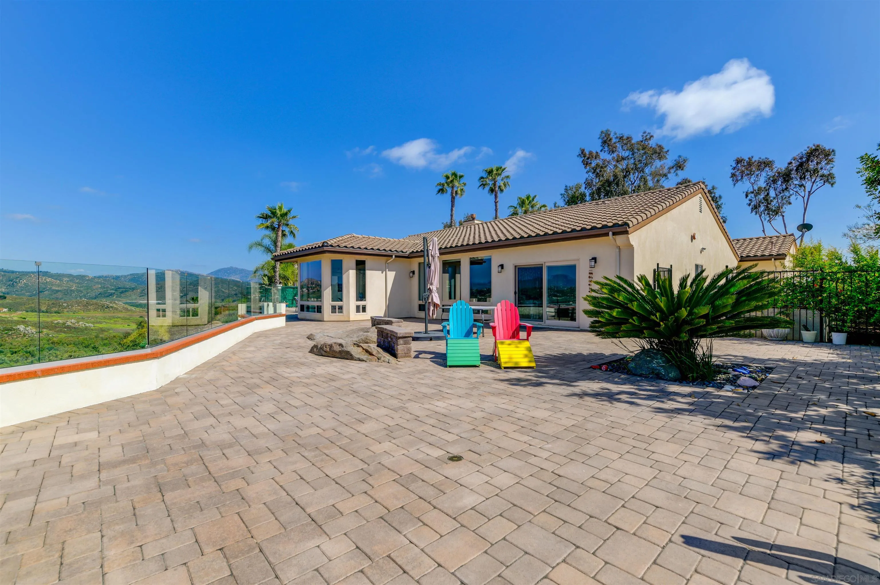 3522 Avenida Amorosa