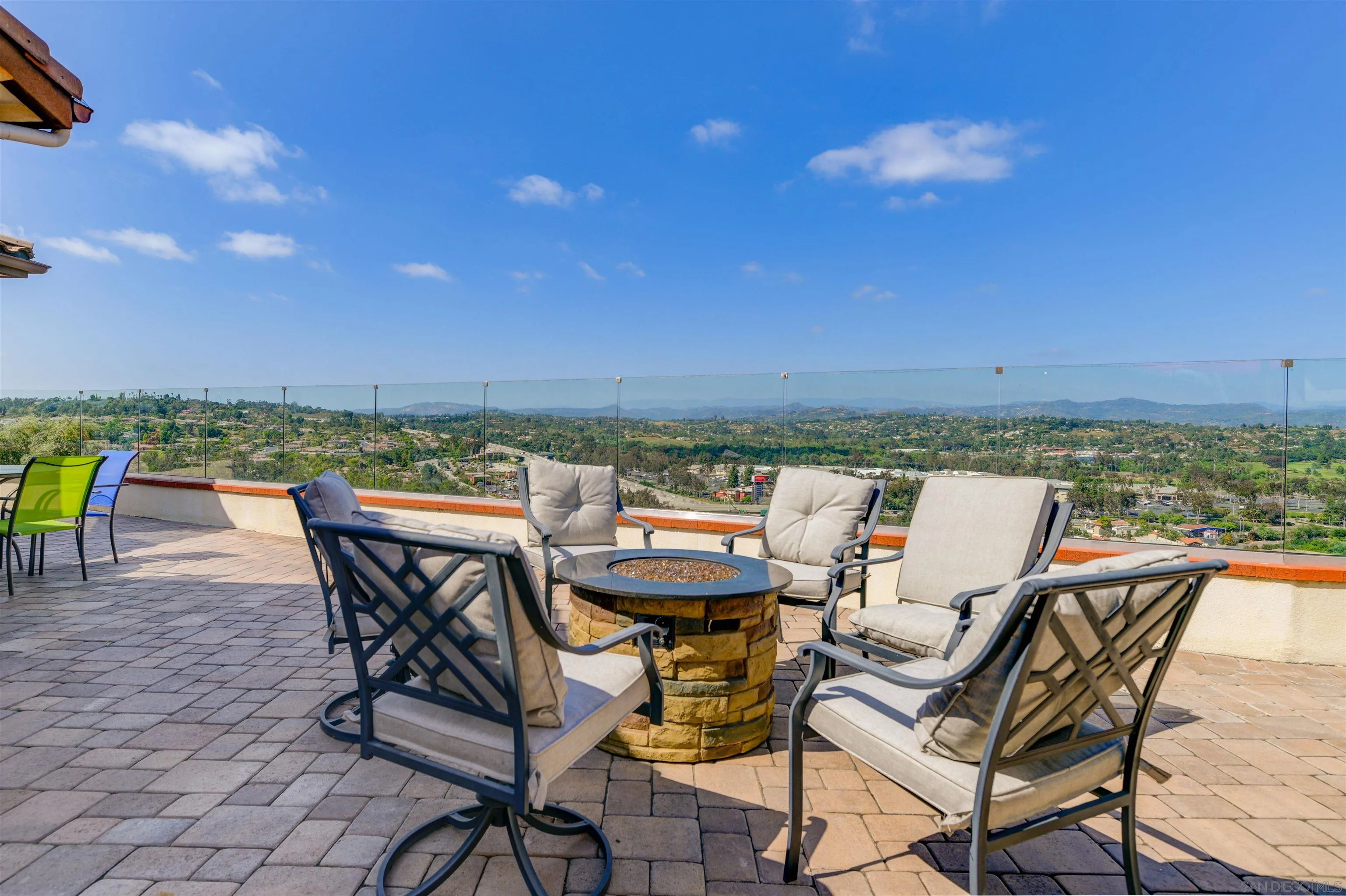 3522 Avenida Amorosa